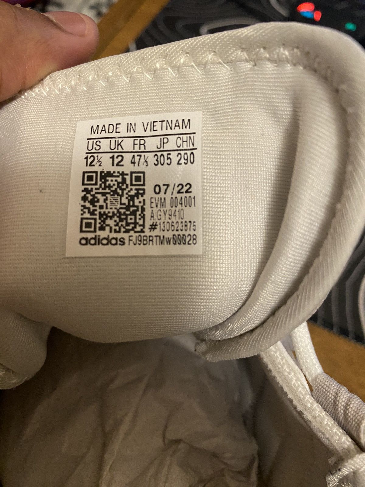 Adidas Adidas Hyperturf White and Metallic Size US 12 / EU 45 - 3 Thumbnail