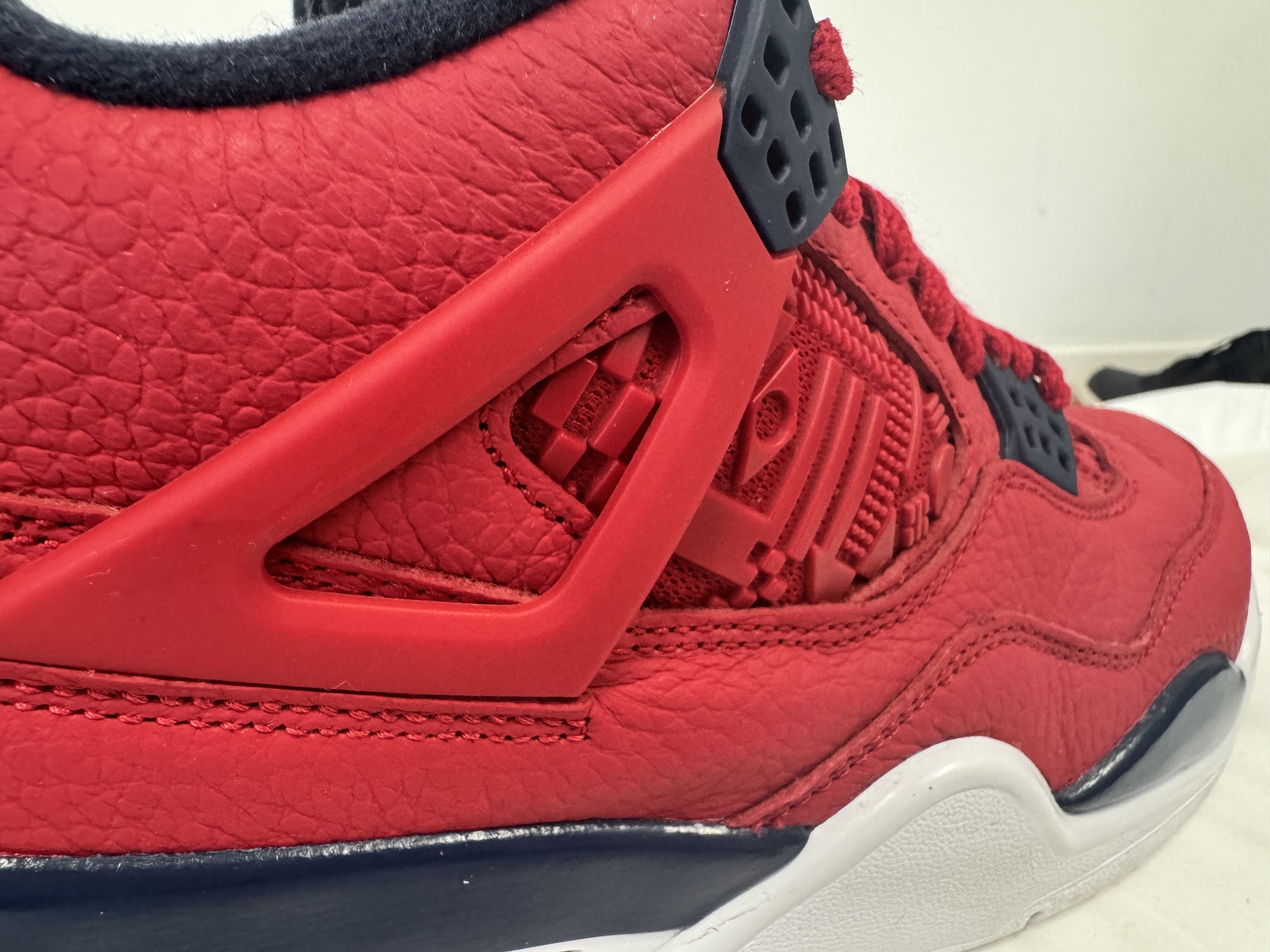 Nike Jordan 4 Retro Fiba 2019 Size US 8 / EU 41 - 13 Thumbnail