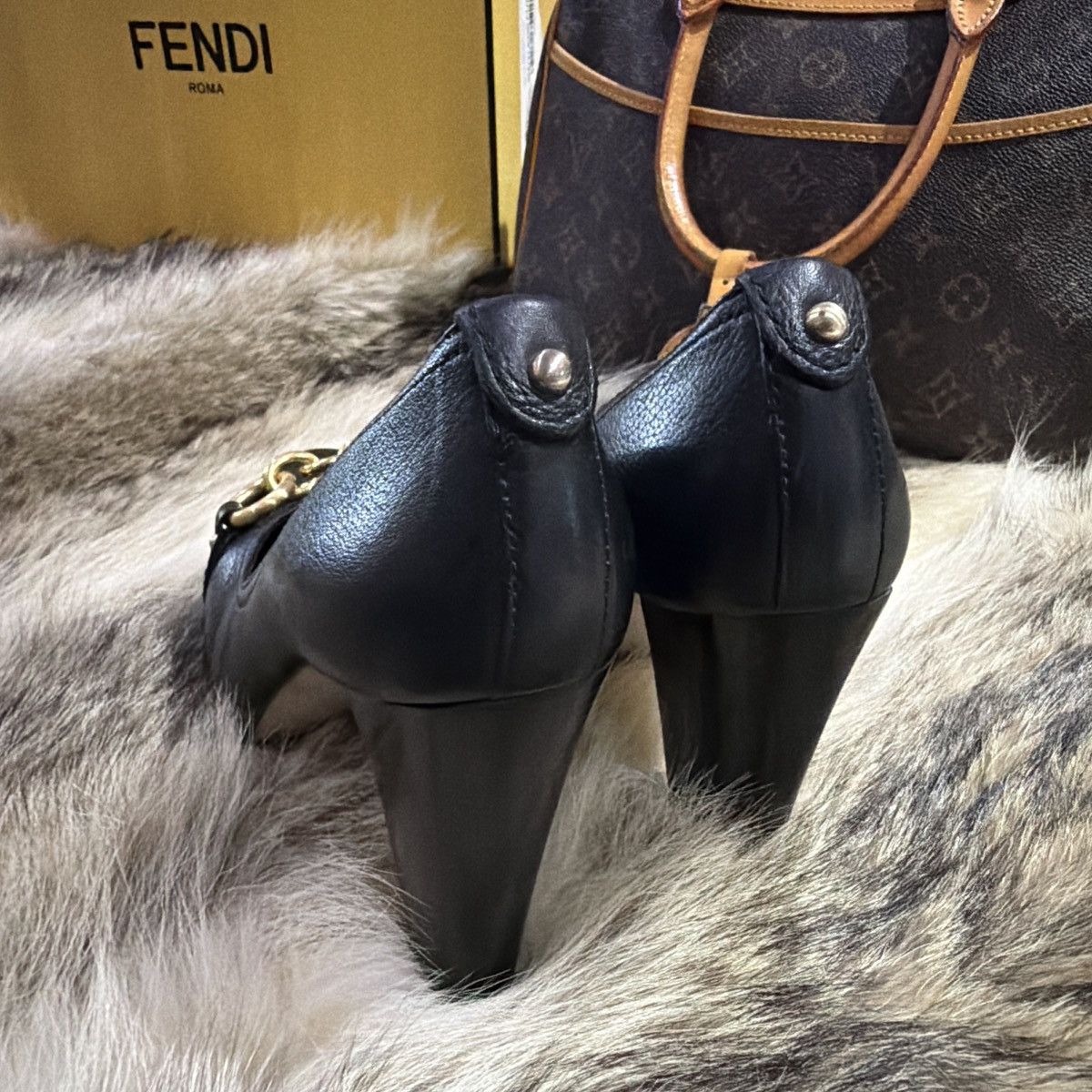 Banana Republic Banana Republic Heels Size US 7.5 / IT 37.5 - 2 Thumbnail