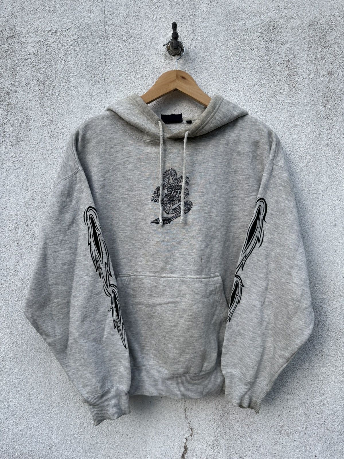 Japanese Brand 2000s Distressed Dogcigar Dragon Pullover Hoodie Size US L / EU 52-54 / 3 - 2 Thumbnail