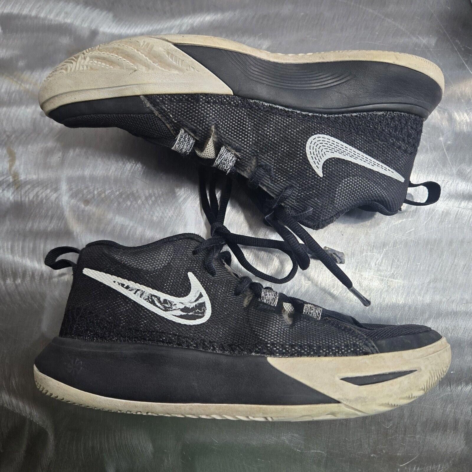 Nike SZ 4Y - Nike Kyrie Flytrap 6 Black White dq8094009 Shoe AS2 Size US 9 / EU 42 - 3 Thumbnail
