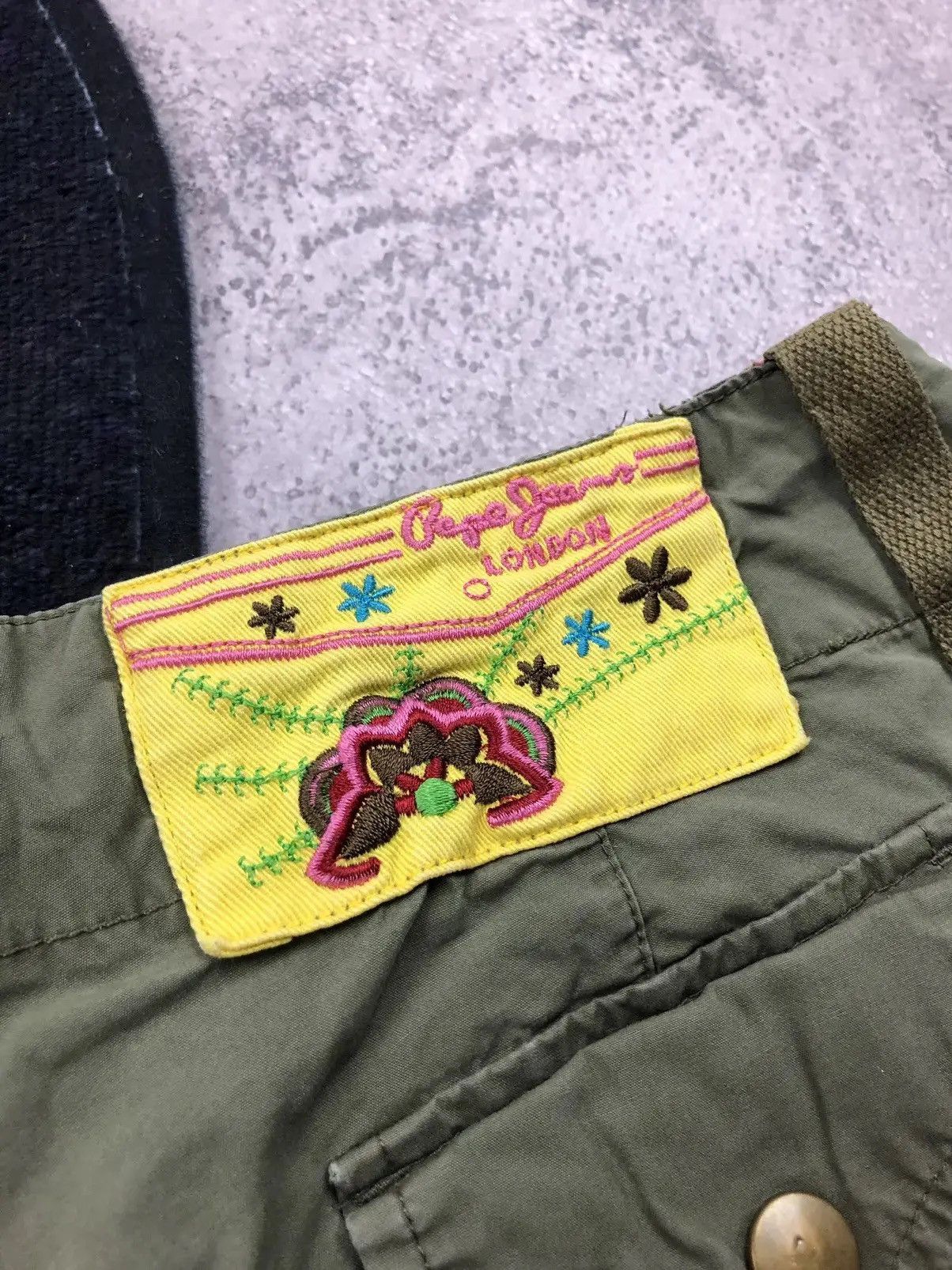 Pepe Jeans PEPE JEANS Vintage Streetwear Avantgarde Multi-pocket Y2k Size 28" / US 6 / IT 42 - 15 Thumbnail