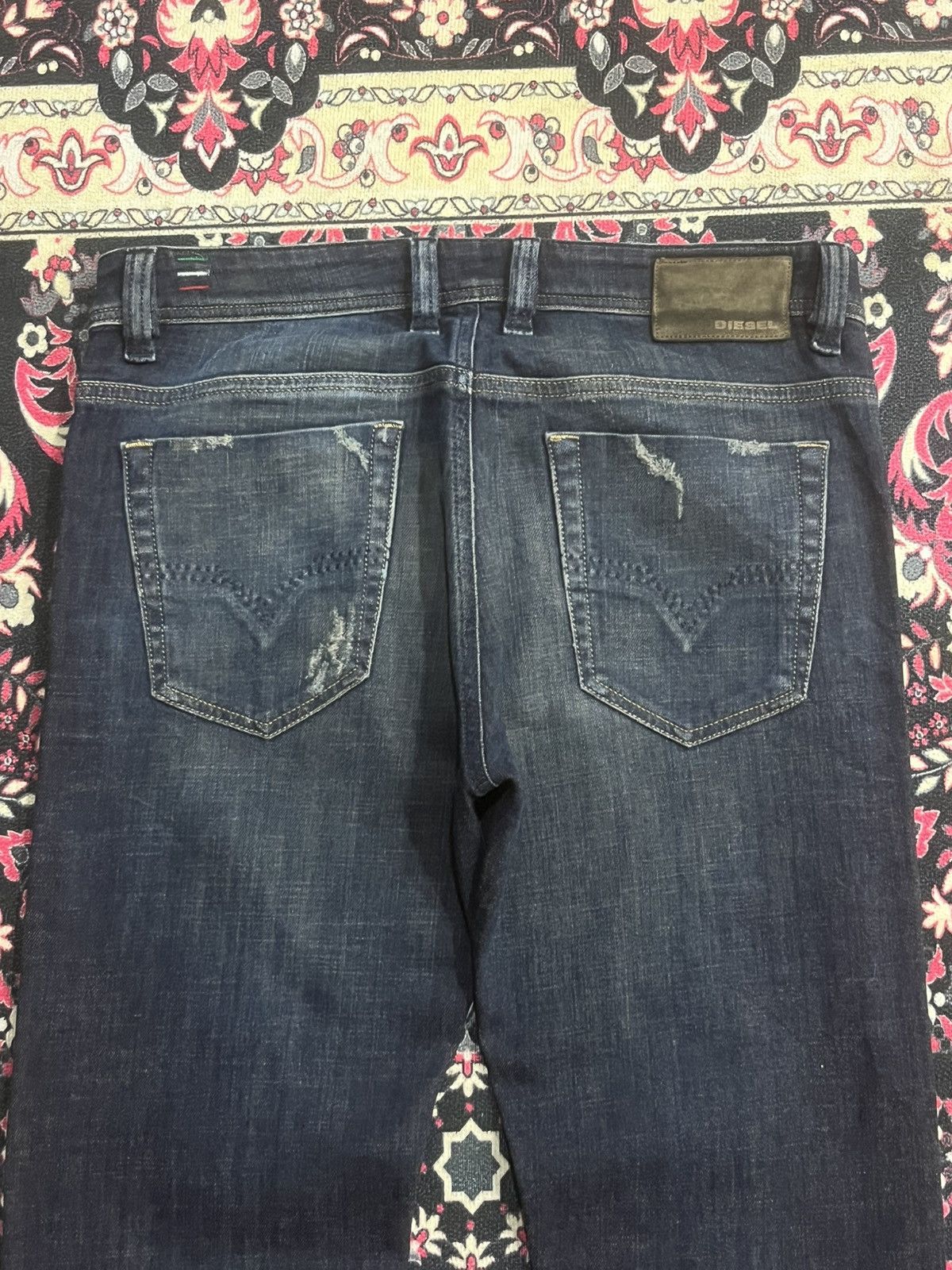 Diesel Black Gold Vintage Diesel “Viker-R-Box” Regular Straight Distress Jeans Size US 31 - 9 Thumbnail