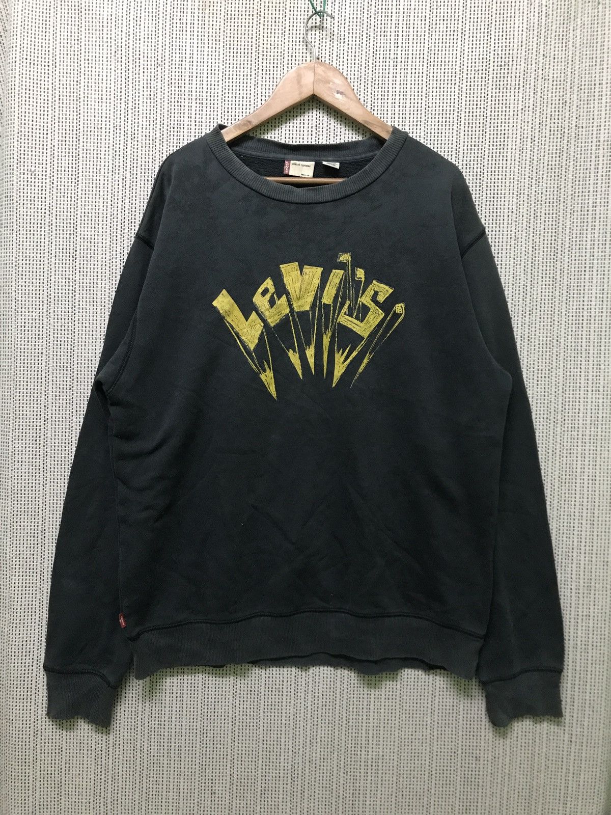 Levi's × Vintage ‼️vintage levis faded big logo Size US L / EU 52-54 / 3 - 2 Thumbnail