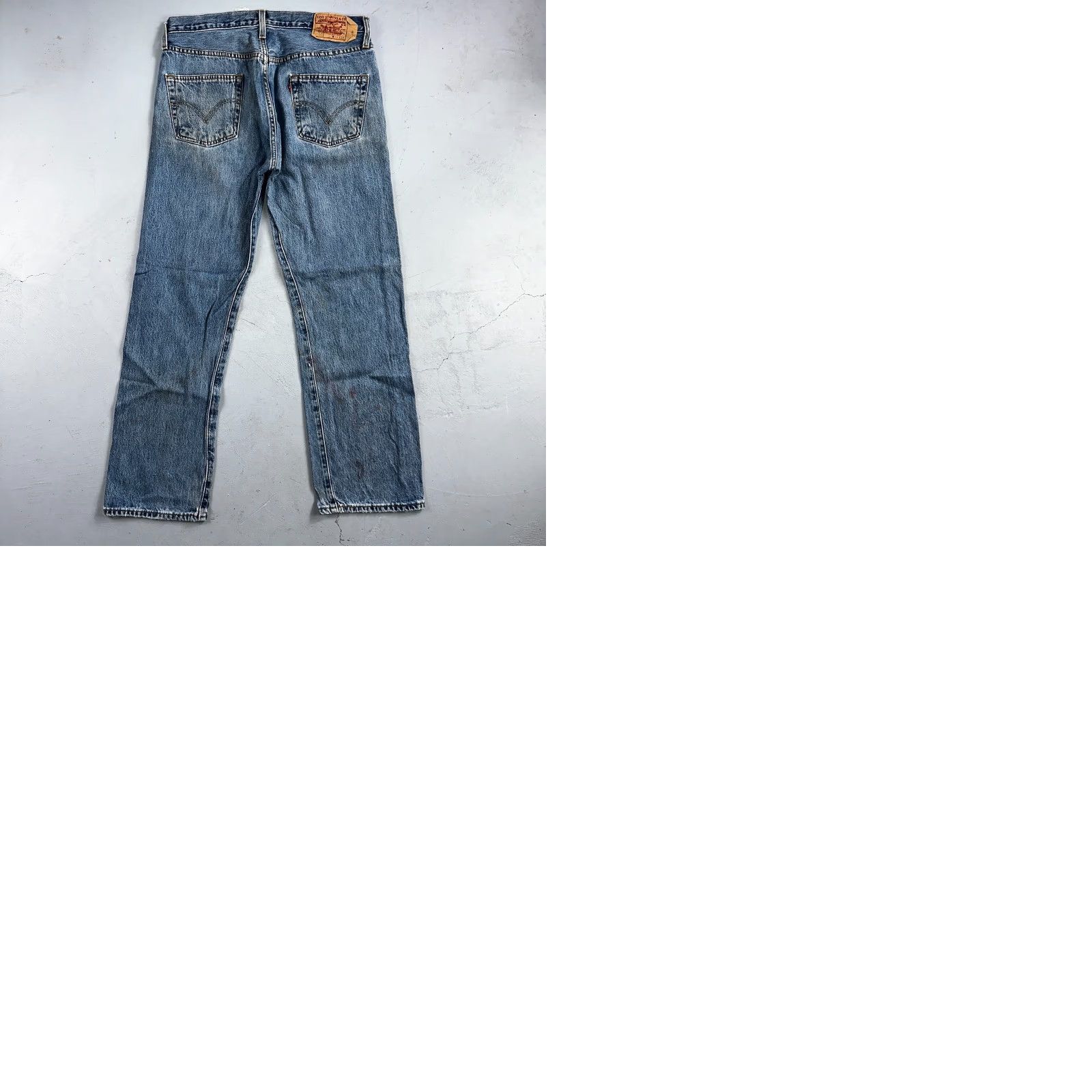 Levi's VINTAGE Levi's 501 Jeans Straight Blue Light Wash 35x32 Regular Men 90s USA 5-Pocket Denim Button Closure Size US 35 - 11 Thumbnail