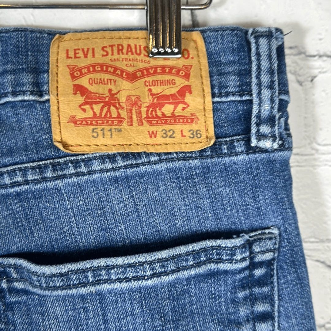 Levi's Levi’s 511 Mens Straight Leg Jeans size 32x36 SPOTS Blue Jeans Men Regular Inseam 36” Straight Leg Levi’s 511 Mens SPOTS on the front of the jeans. Size US 32 / EU 48 - 6 Thumbnail
