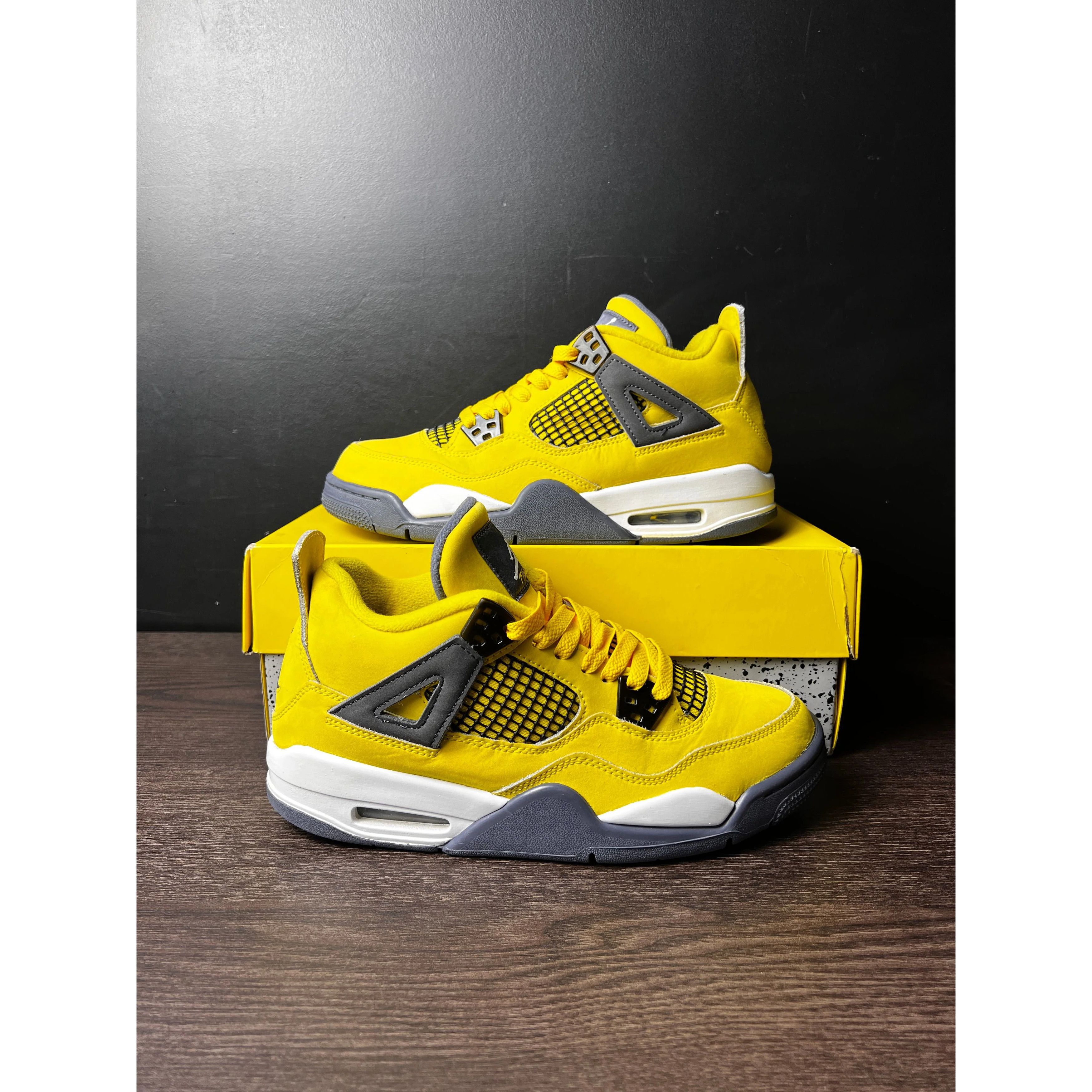 Jordan Brand Air Jordan 4 Retro "Lightning" (2021) (GS) **PRE-OWNED** - Size 6.5 Size US 6.5 / EU 39-40 - 1 Thumbnail