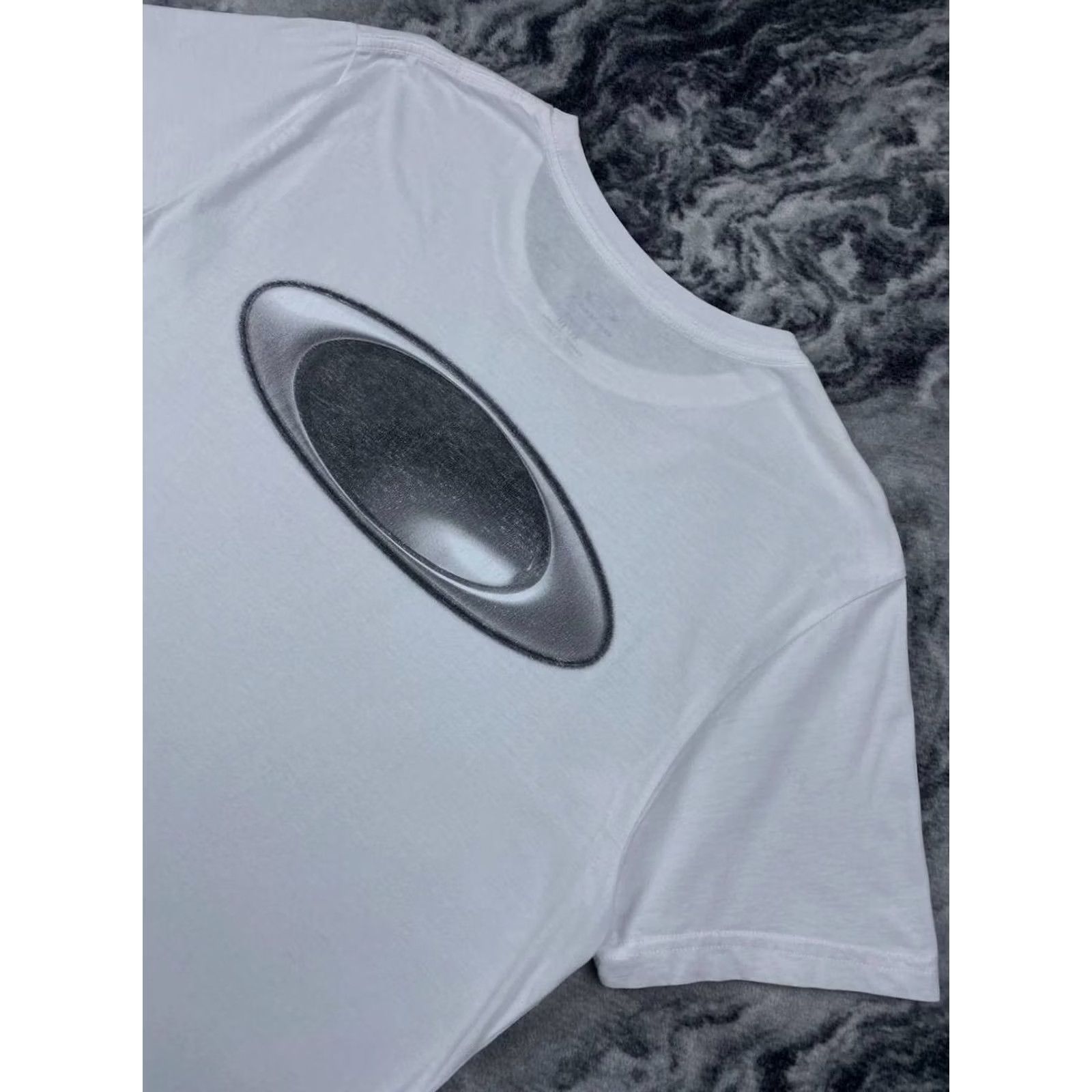 Oakley VINTAGE Oakley T Shirt Mens XL White Logo 3D Big Size US XL / EU 56 / 4 - 4 Thumbnail