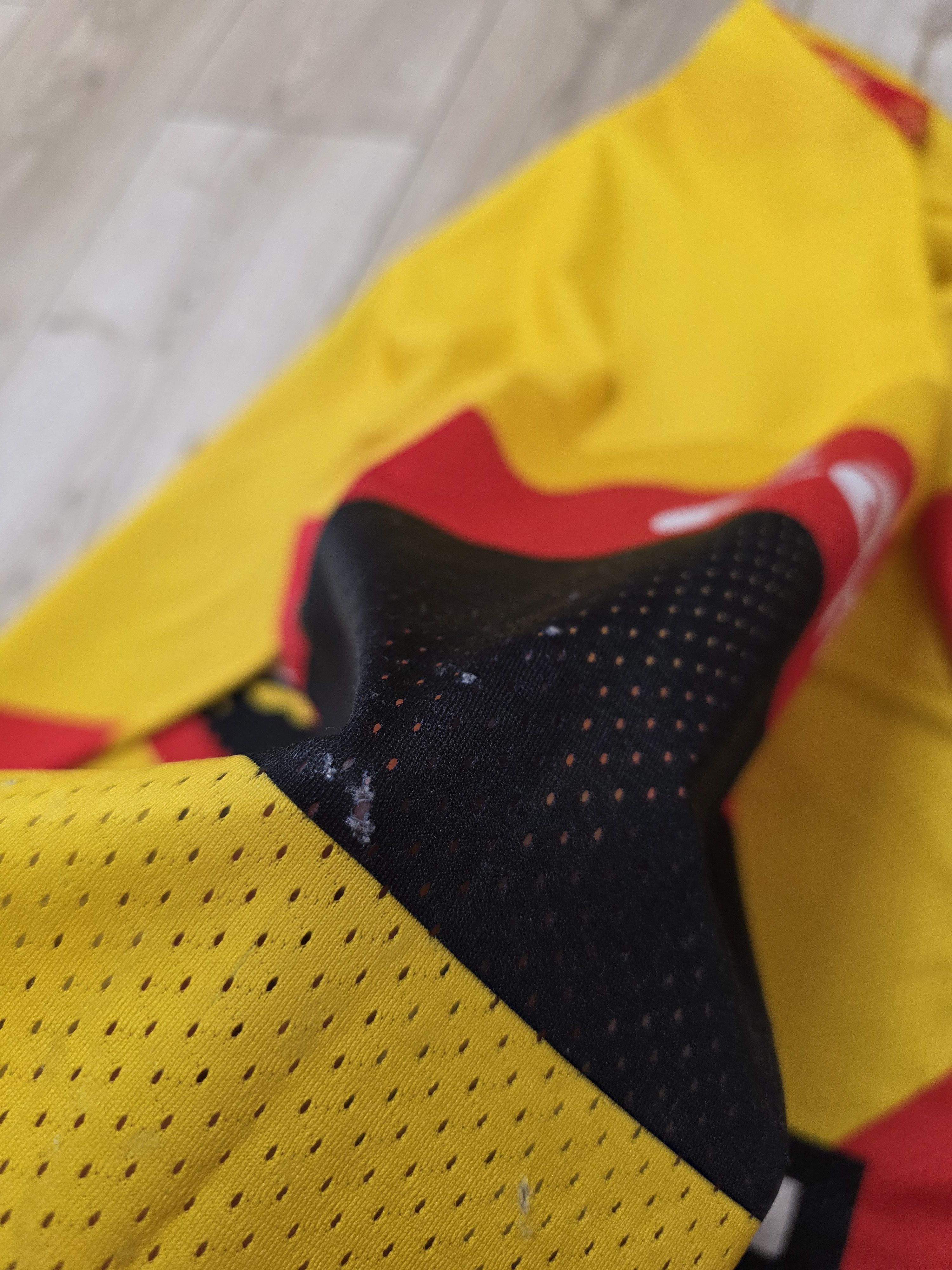 Vintage SC BERN HOCKEY JERSEY 90s BERN JERSEY SWITZERLAND ICE HOCKEY Size US L / EU 52-54 / 3 - 8 Thumbnail