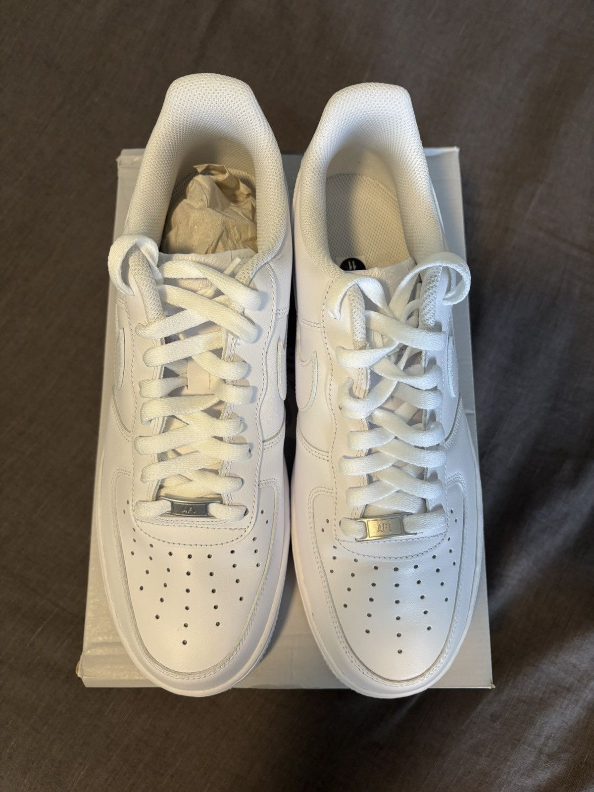 Nike Nike Air Force 1 Size US 11 / EU 44 - 2 Thumbnail