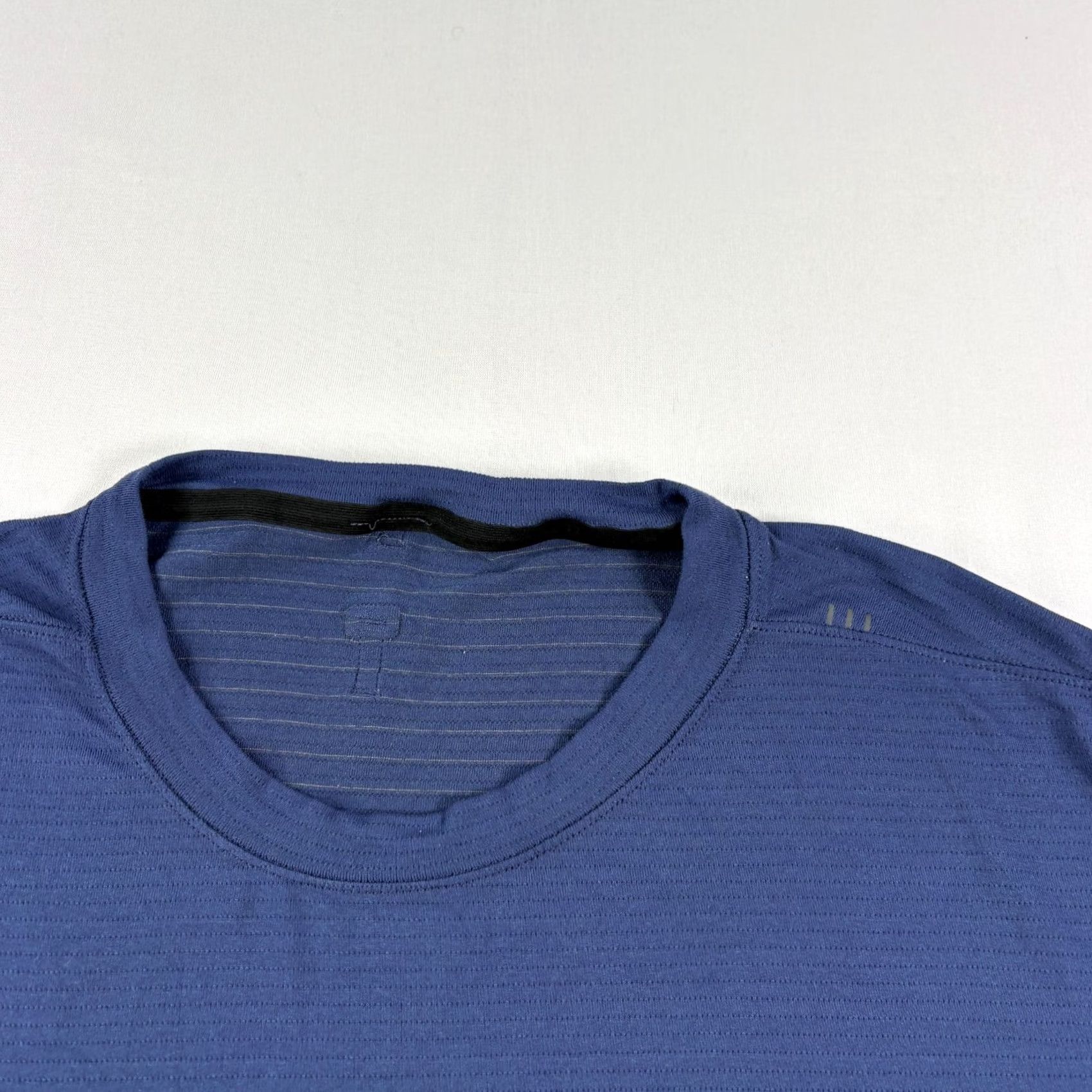 Lululemon Lululemon Shirt Mens XL Blue Long Sleeve Gym Performance Athleisure Size US XL / EU 56 / 4 - 2 Thumbnail