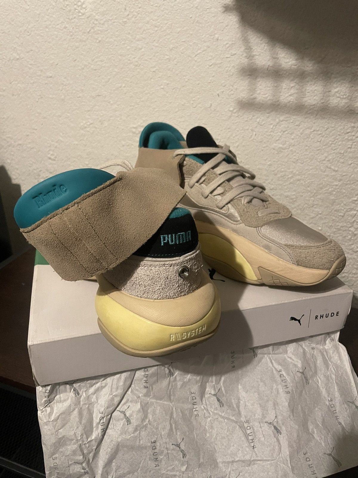 Puma × Rhude Rhude x Puma Alteration Chinchilla 10.5 Size US 10.5 / EU 43-44 - 13 Thumbnail