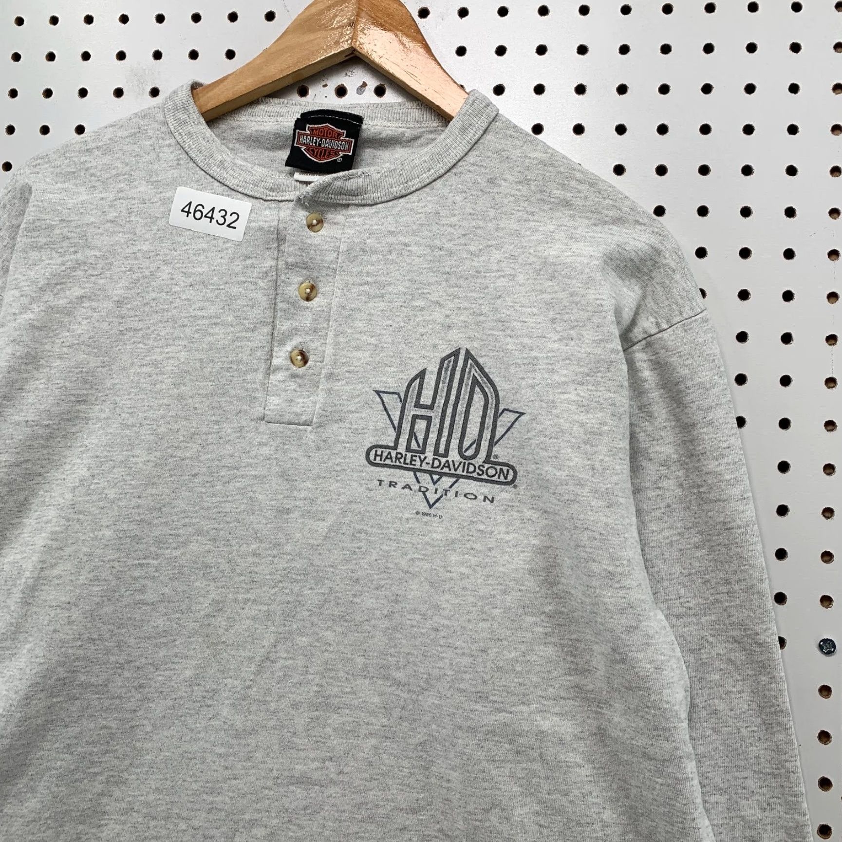 Harley Davidson VINTAGE Harley-Davidson Wolf Shirt Mens Large Gray Northern Lights Henley Pocket Size US L / EU 52-54 / 3 - 6 Thumbnail
