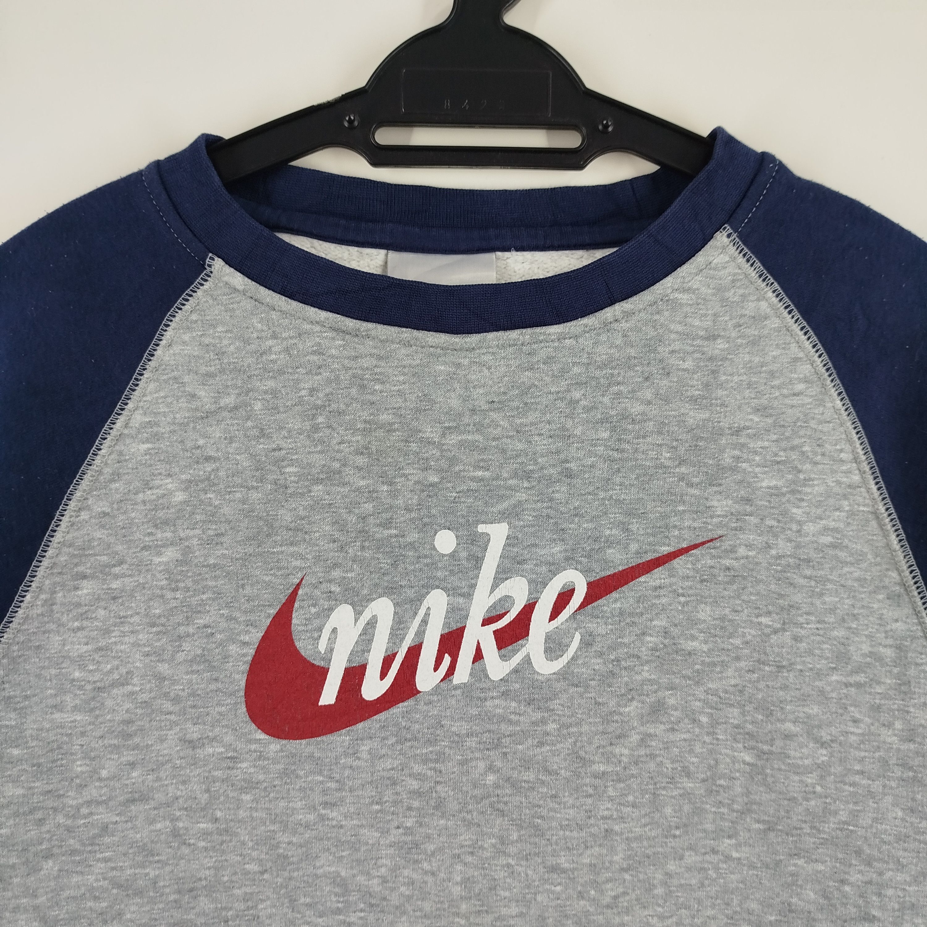Nike Vintage Nike Swoosh Logo Center Raglan Design Sun Faded Size US M / EU 48-50 / 2 - 2 Thumbnail