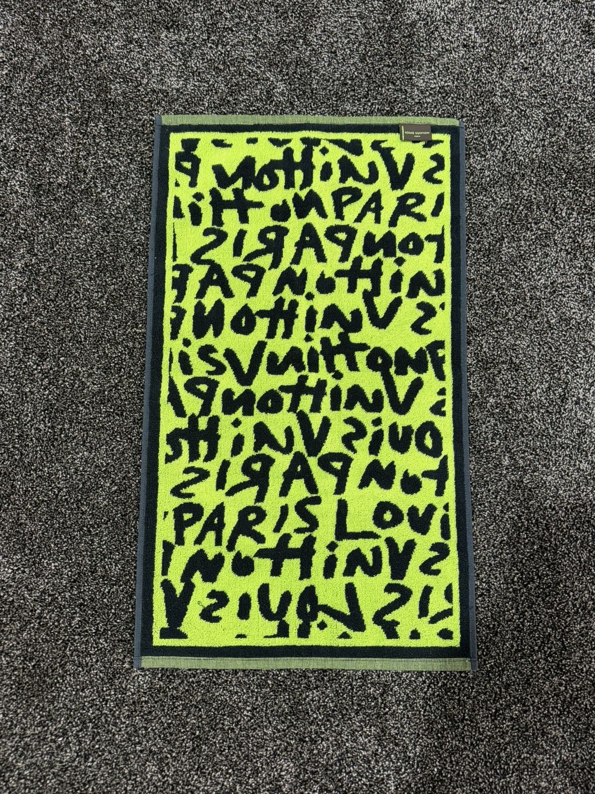 Louis Vuitton × Stephen Sprouse Louis Vuitton x Stephen Sprouse FW08 Graffiti Gym Towel Size ONE SIZE - 4 Thumbnail