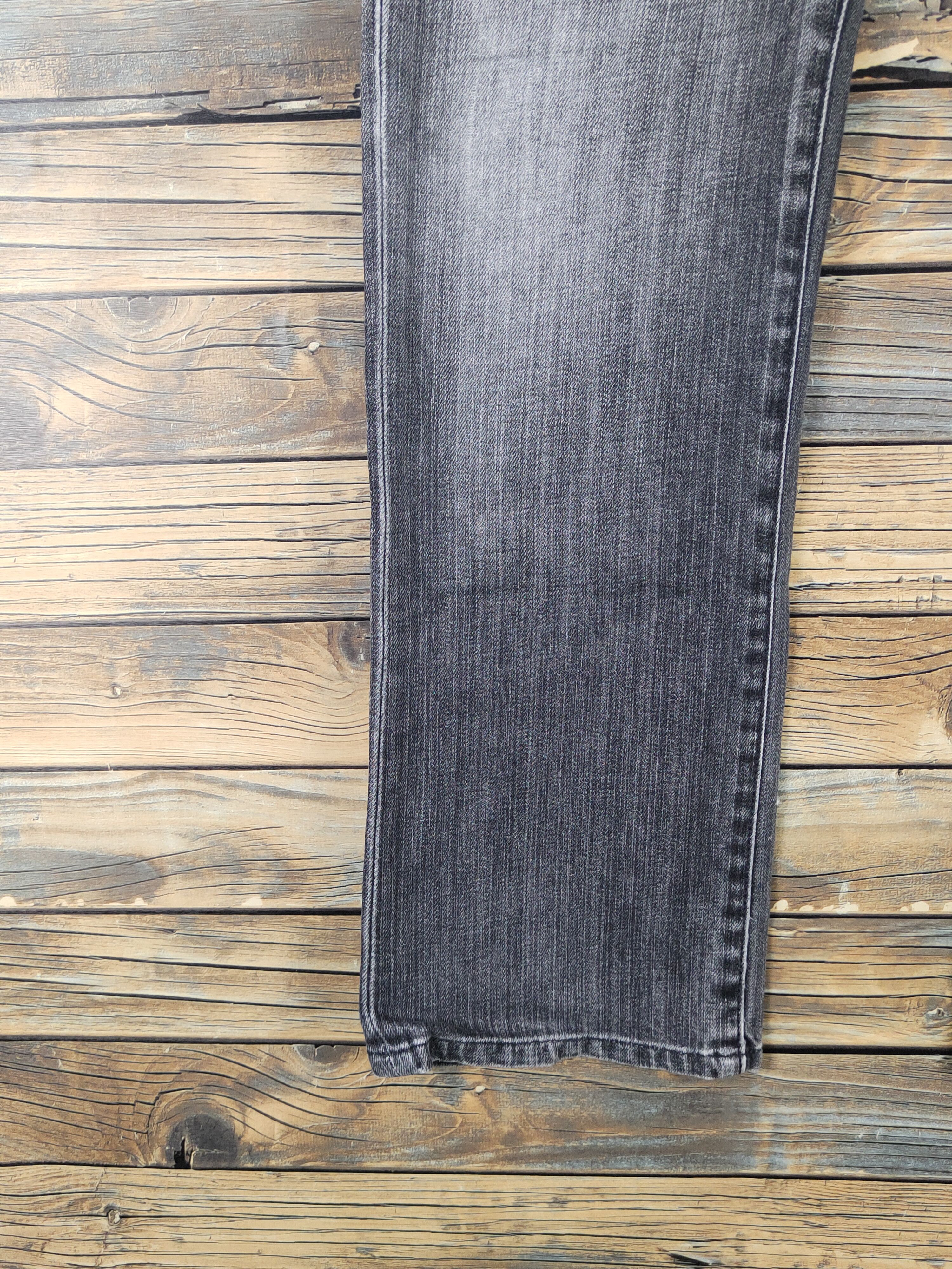Japanese Brand Uniqlo Black Distressed Ripped Jeans #W1570 Size US 31 - 4 Thumbnail