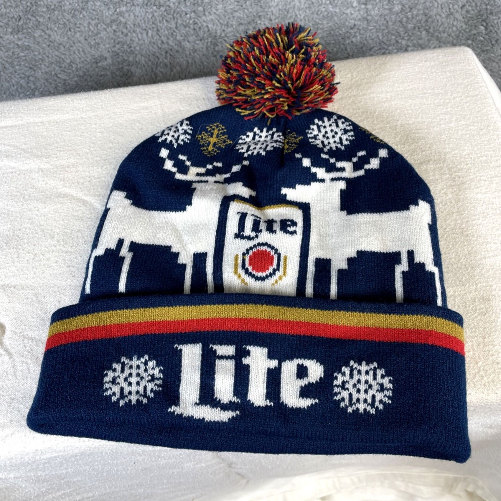 Vintage Lite Beanie One Size Fits Most Winter Pom Reindeer Deer Pom Winter Beer Snow Beanie Unbranded Knit Geometric Blue Unisex Adults Mens Womens Boys Girls Size ONE SIZE - 2 Thumbnail