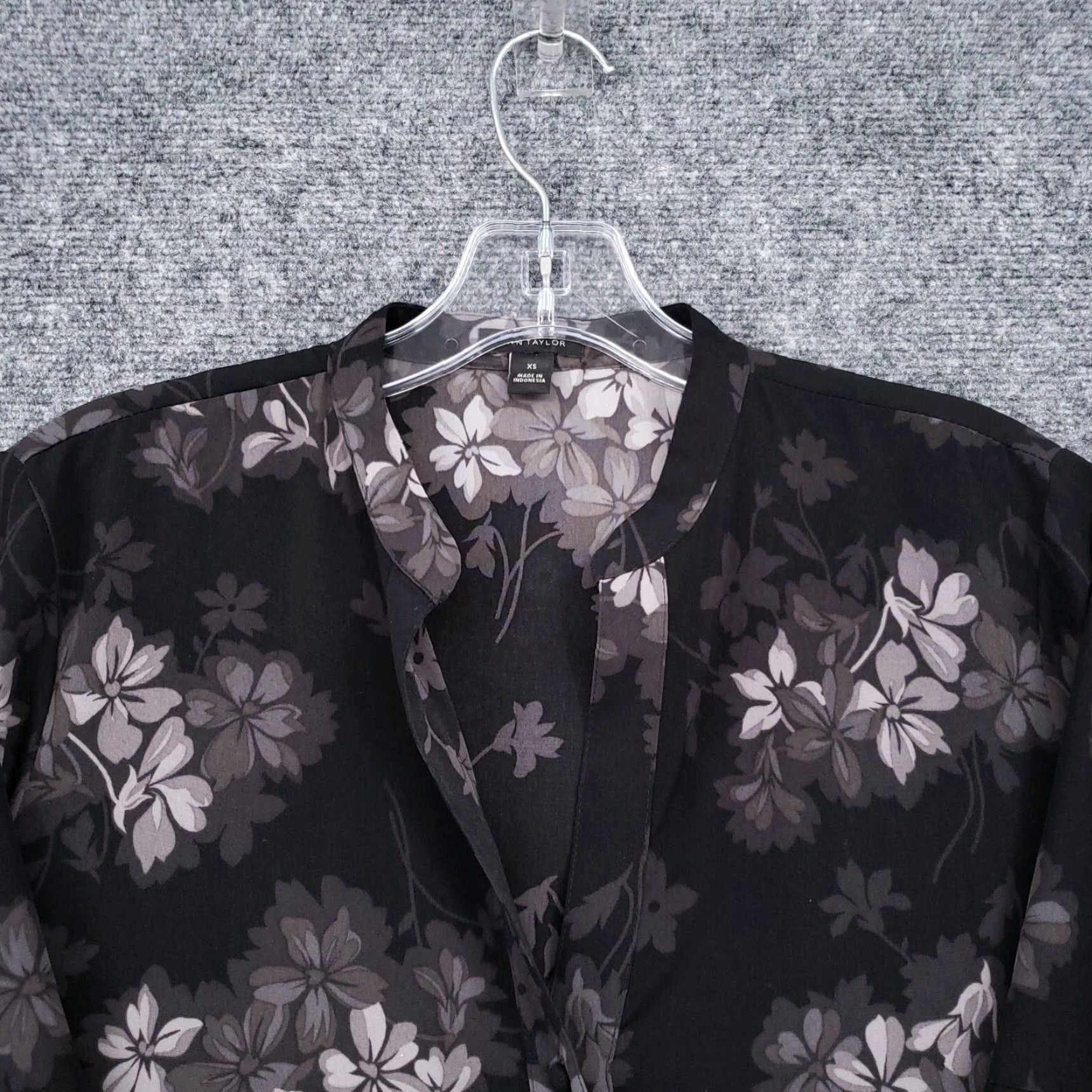 Ann Taylor Ann Taylor Shirt Womens XS Black Floral Button Up Bell Long Sleeve Blouse Boho Size XS / US 0-2 / IT 36-38 - 3 Thumbnail