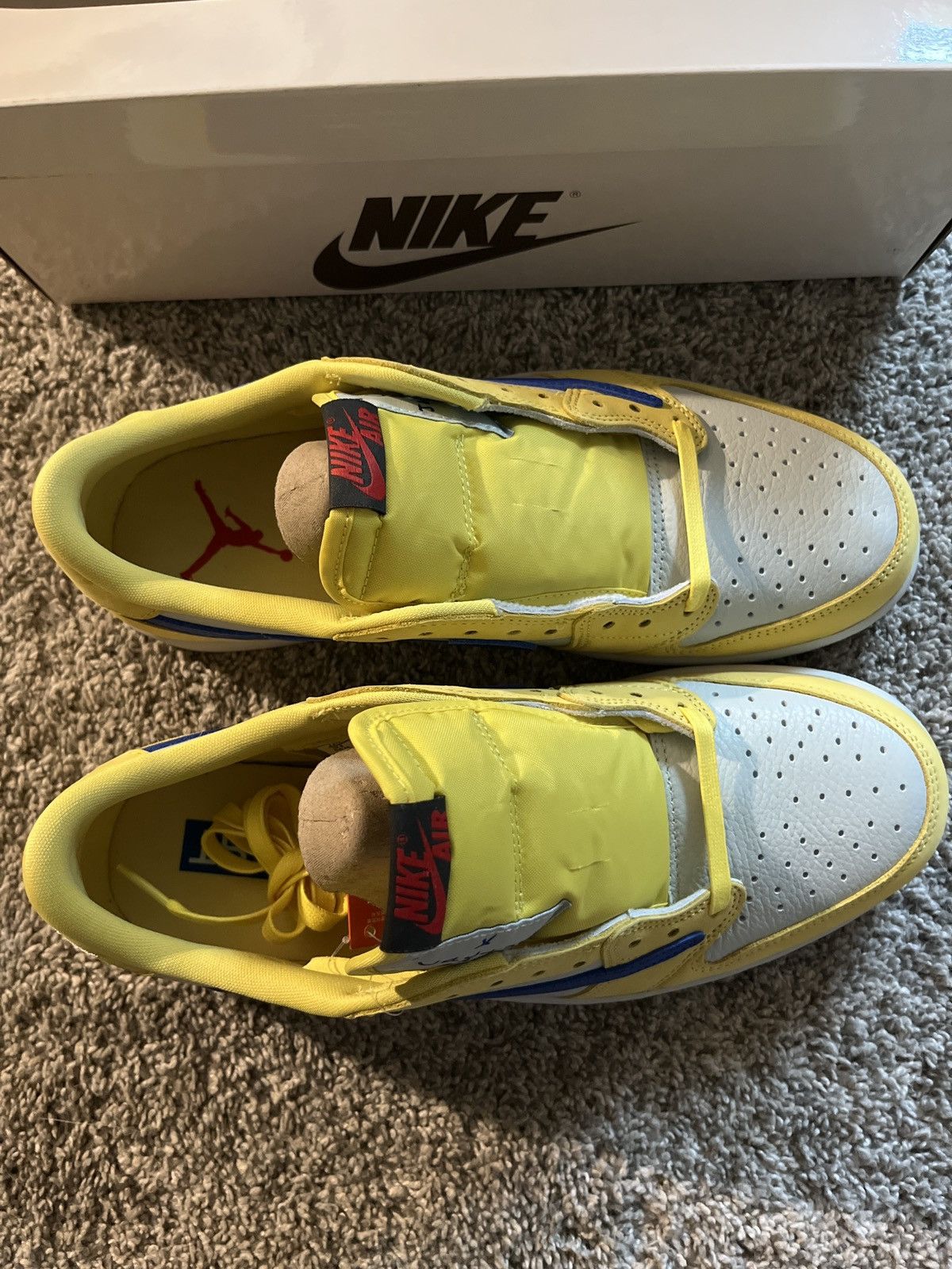 Jordan Brand × Travis Scott Jordan 1 Low Travis Scott Canary Size 10 Size US 10 / EU 43 - 4 Thumbnail