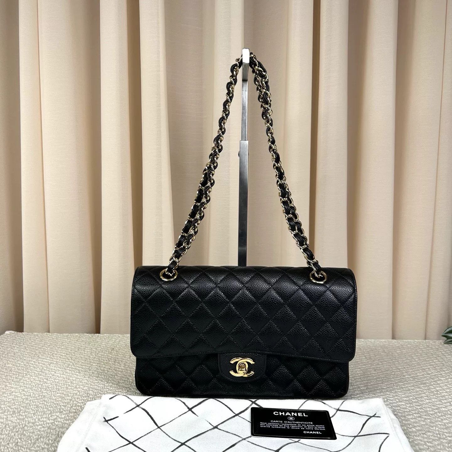 Chanel Pre-loved Bag Very good condition Size ONE SIZE - 1 Thumbnail