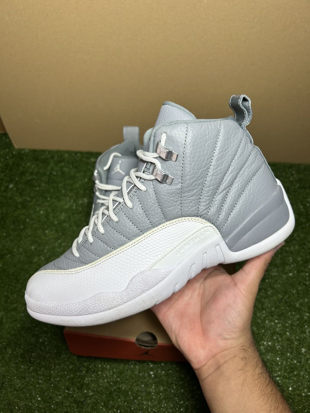 Jordan Brand Jordan 12 stealth Size US 8.5 / EU 41-42 - 2 Thumbnail