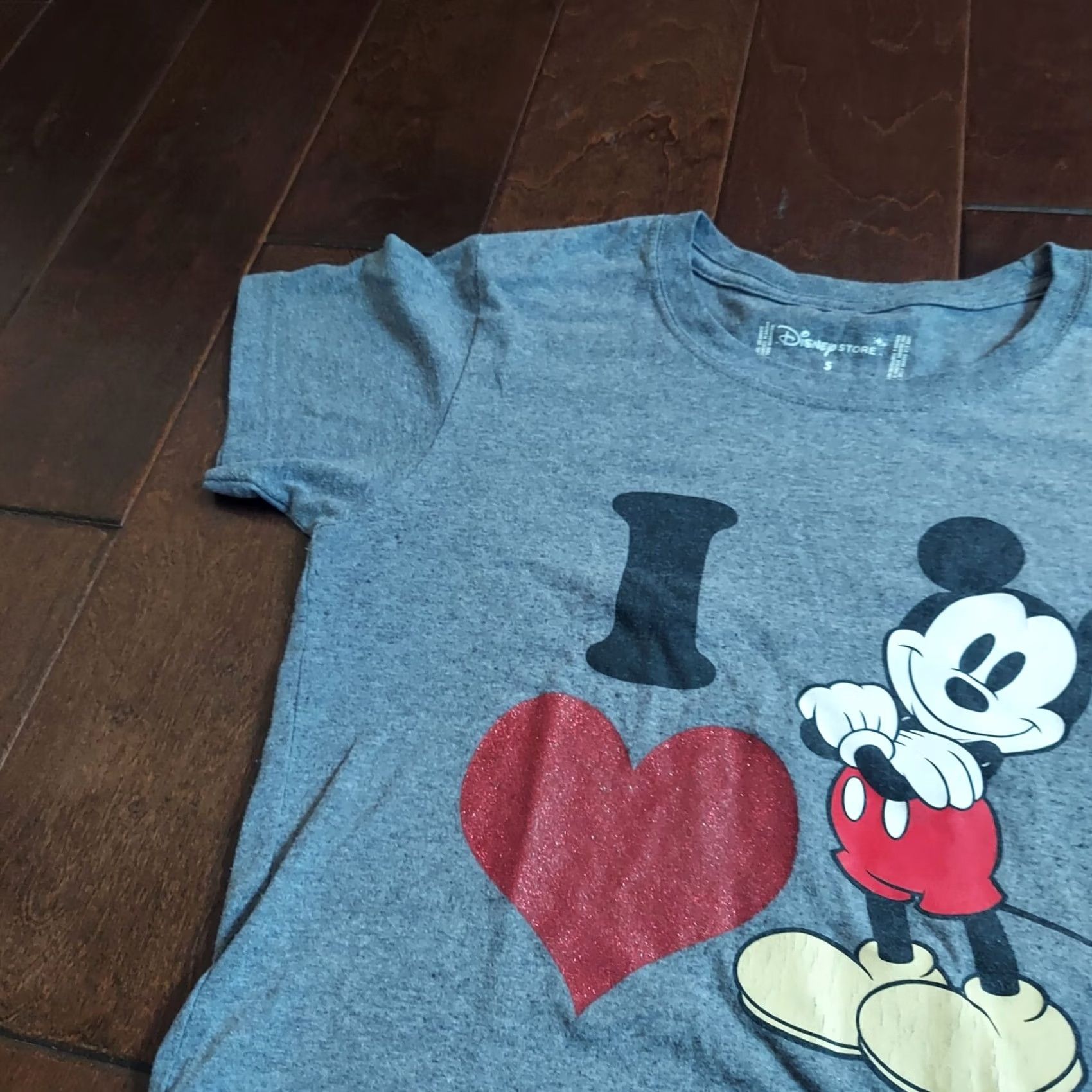 Disney Disney Shirt Womens Small Gray I Heart Mickey Mouse Logo Short Sleeve Crew Neck Casual Womens Small Gray Disney Shirt Size S / US 4 / IT 40 - 6 Thumbnail