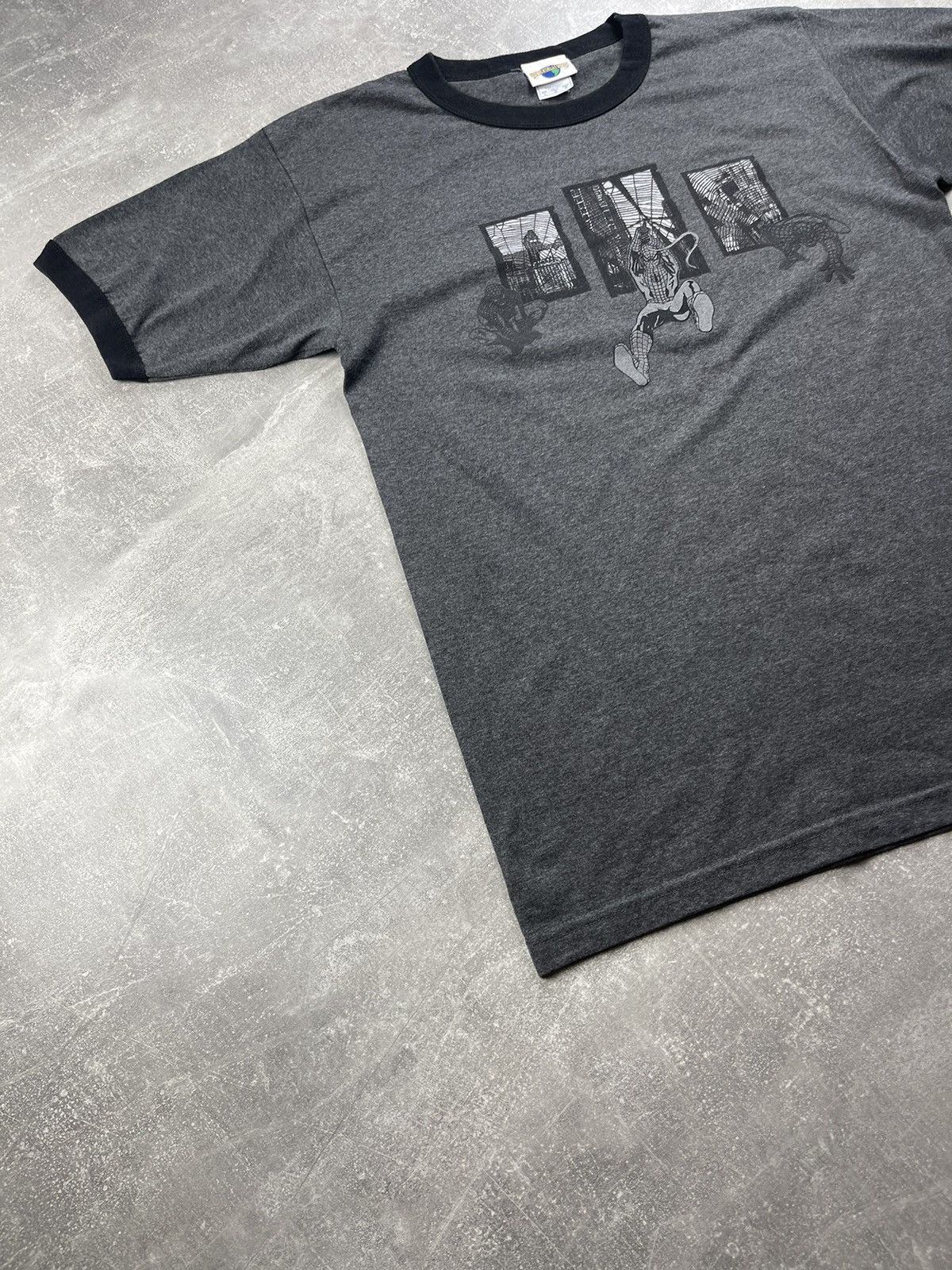 Marvel Comics × Universal Studios × Vintage Vintage Marvel Spider Man Gray Big Log T-Shirt 00s Size US L / EU 52-54 / 3 - 4 Thumbnail