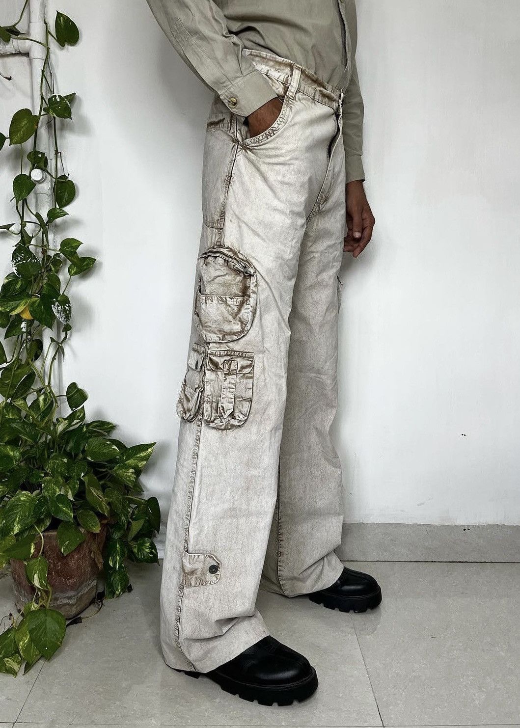 Japanese Brand Y2K Japanese multipocket bootcut cargo pants. Size US 32 / EU 48 - 2 Thumbnail