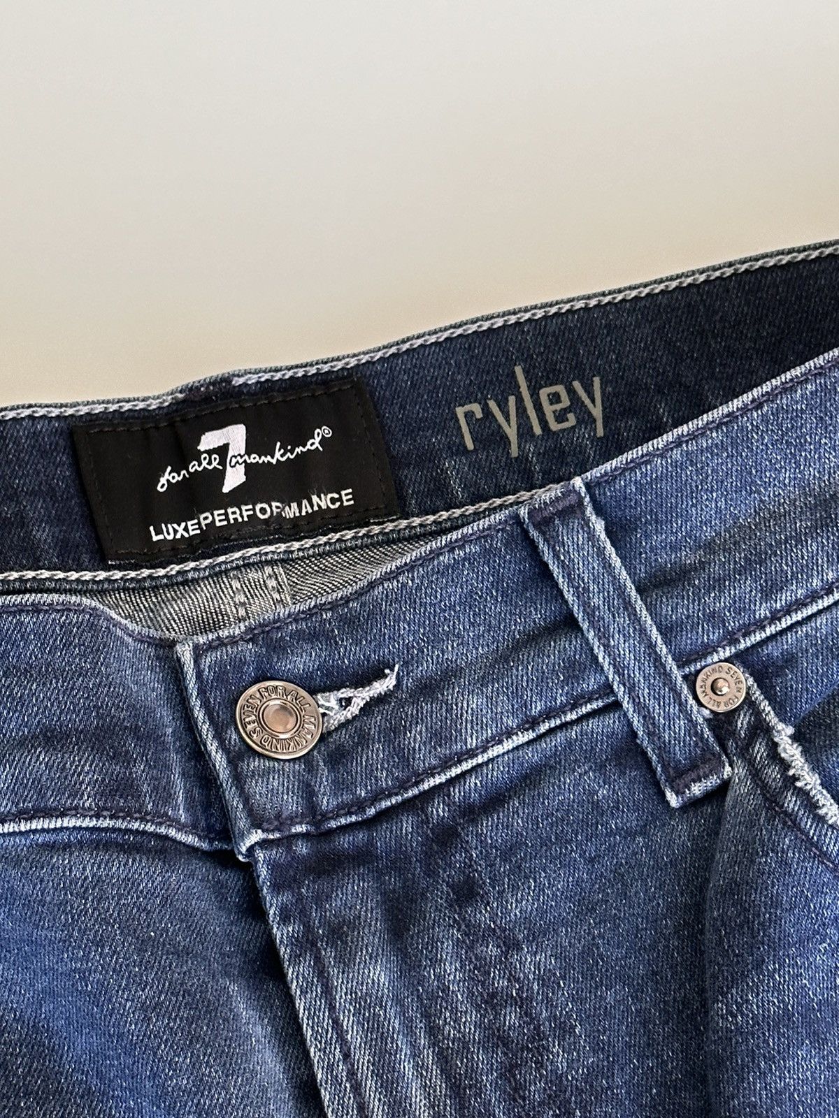 7 For All Mankind 7 for all mankind Ryley LUXE Performance Size US 31 - 11 Thumbnail