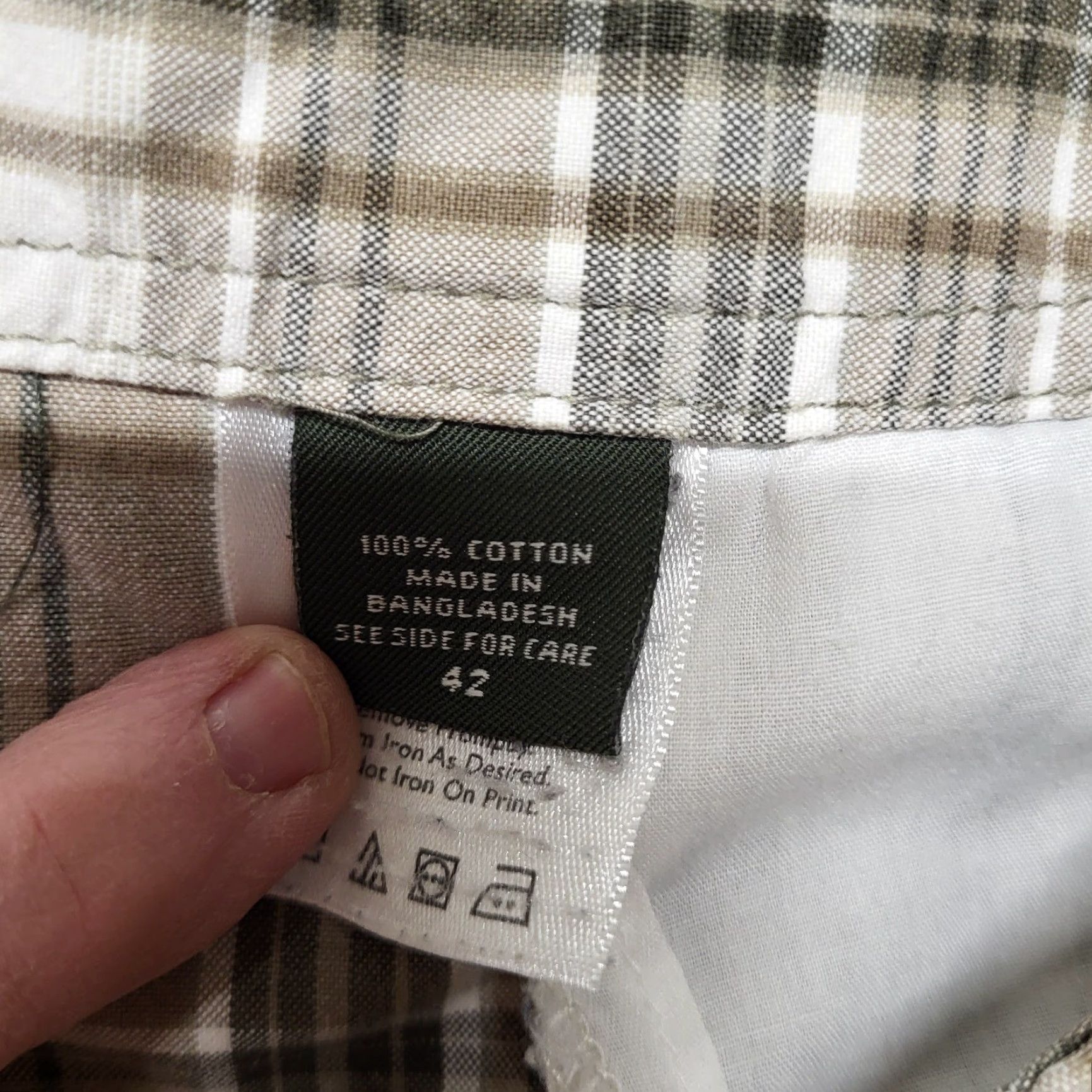 Eddie Bauer Eddie Bauer Cargo Shorts Men 42 Brown Plaid Khaki Pocket Cargo Pockets Camping Hiking Fishing Summer Outdoor Vintage: No? Size US 42 / EU 58 - 2 Thumbnail