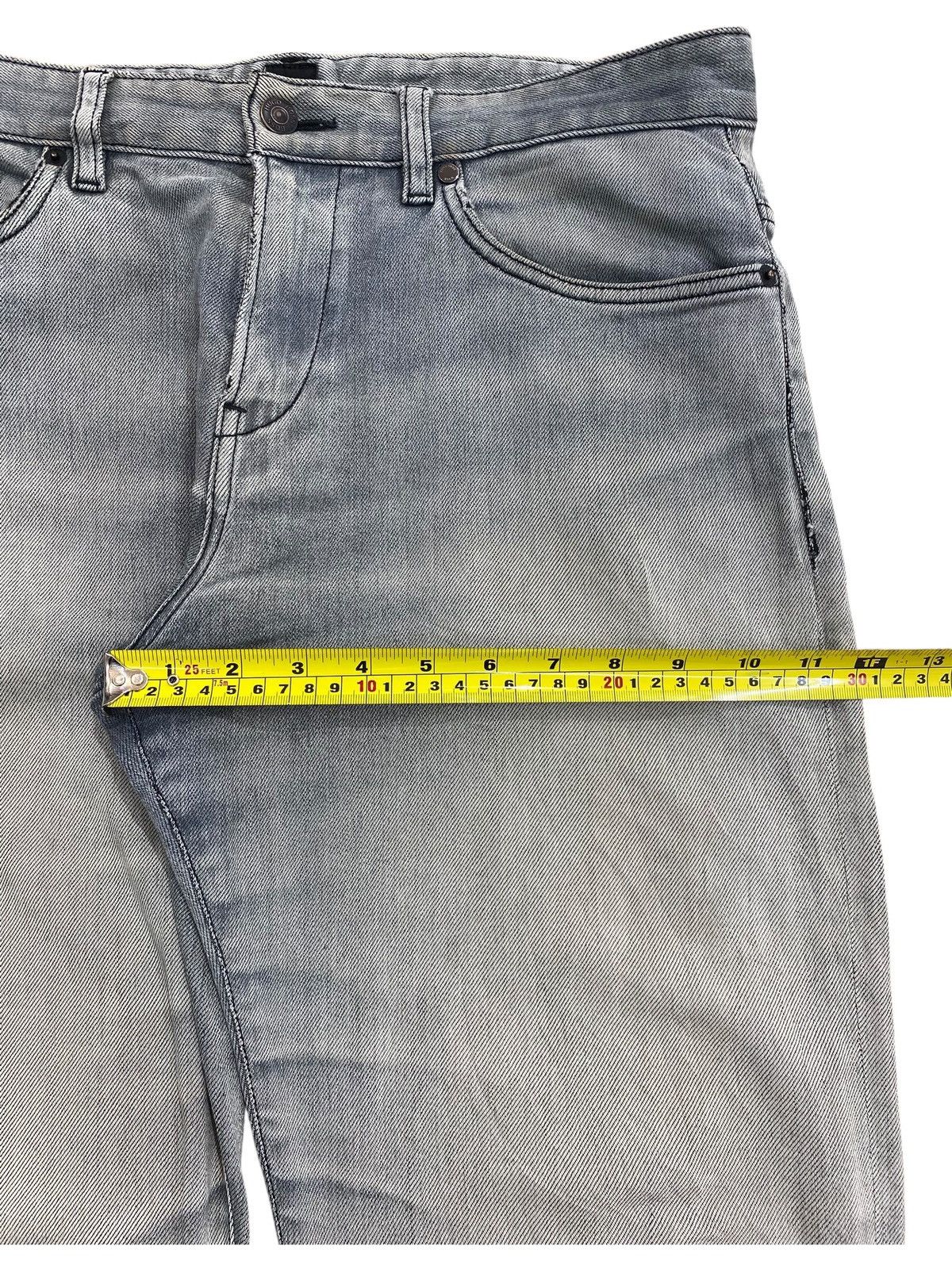 Hugo Boss Hugo Boss Brand Faded Wash Style Loose Jeans Size US 34 / EU 50 - 10 Thumbnail