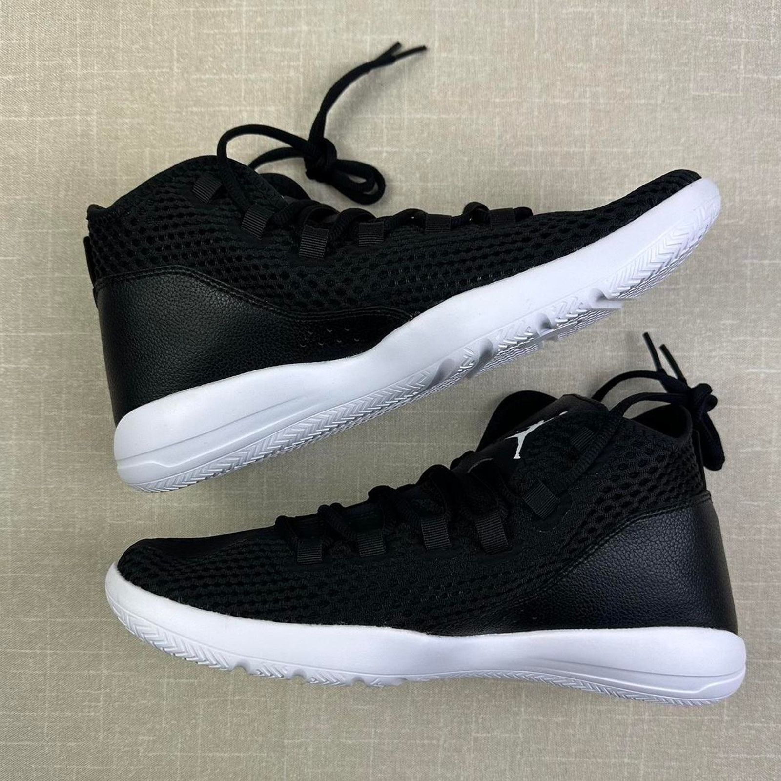 Jordan Brand 2016 Jordan Reveal "Black/White" 8.5M Size US 8.5 / EU 41-42 - 3 Thumbnail