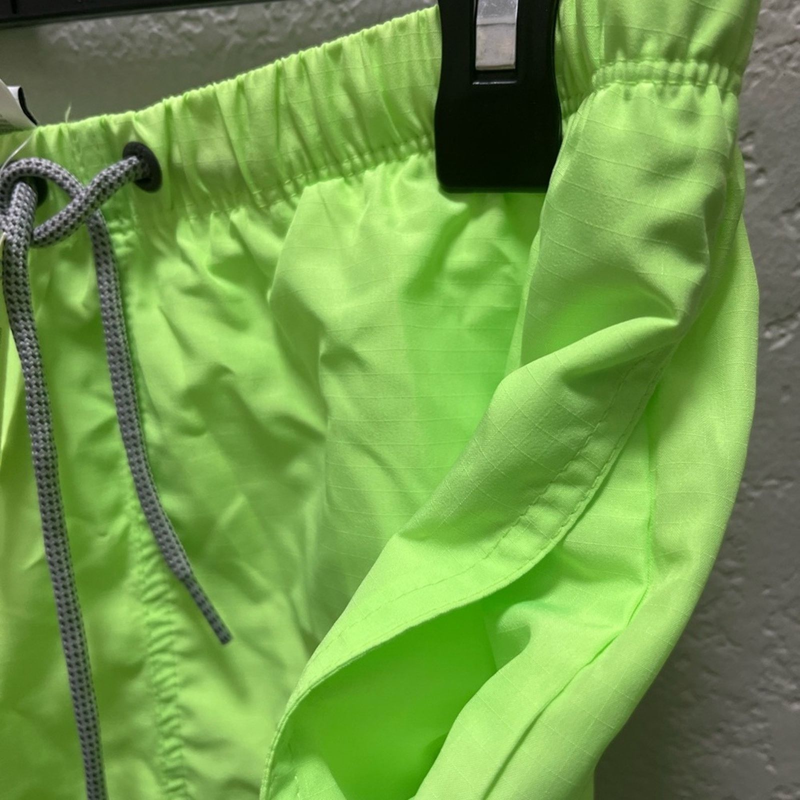 Nike Nike Men Small Neon Swim Trunks Pockets with Netting Size US 29 - 7 Thumbnail