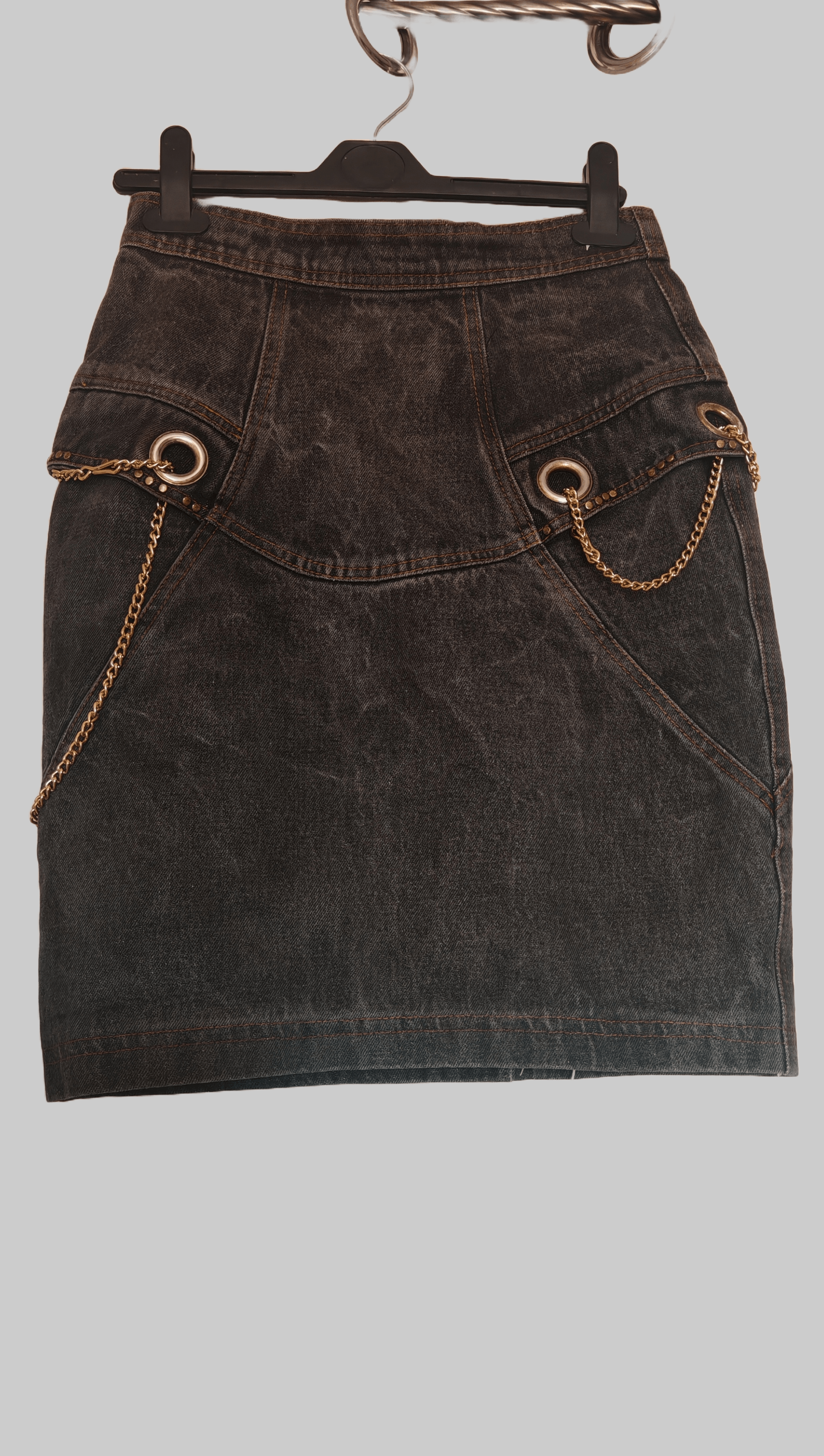 Vintage 90s Y2K Grey Mini Skirt with Gold Chain sz S-M made in Paris Size 26" / US 2 / IT 38 - 7 Thumbnail