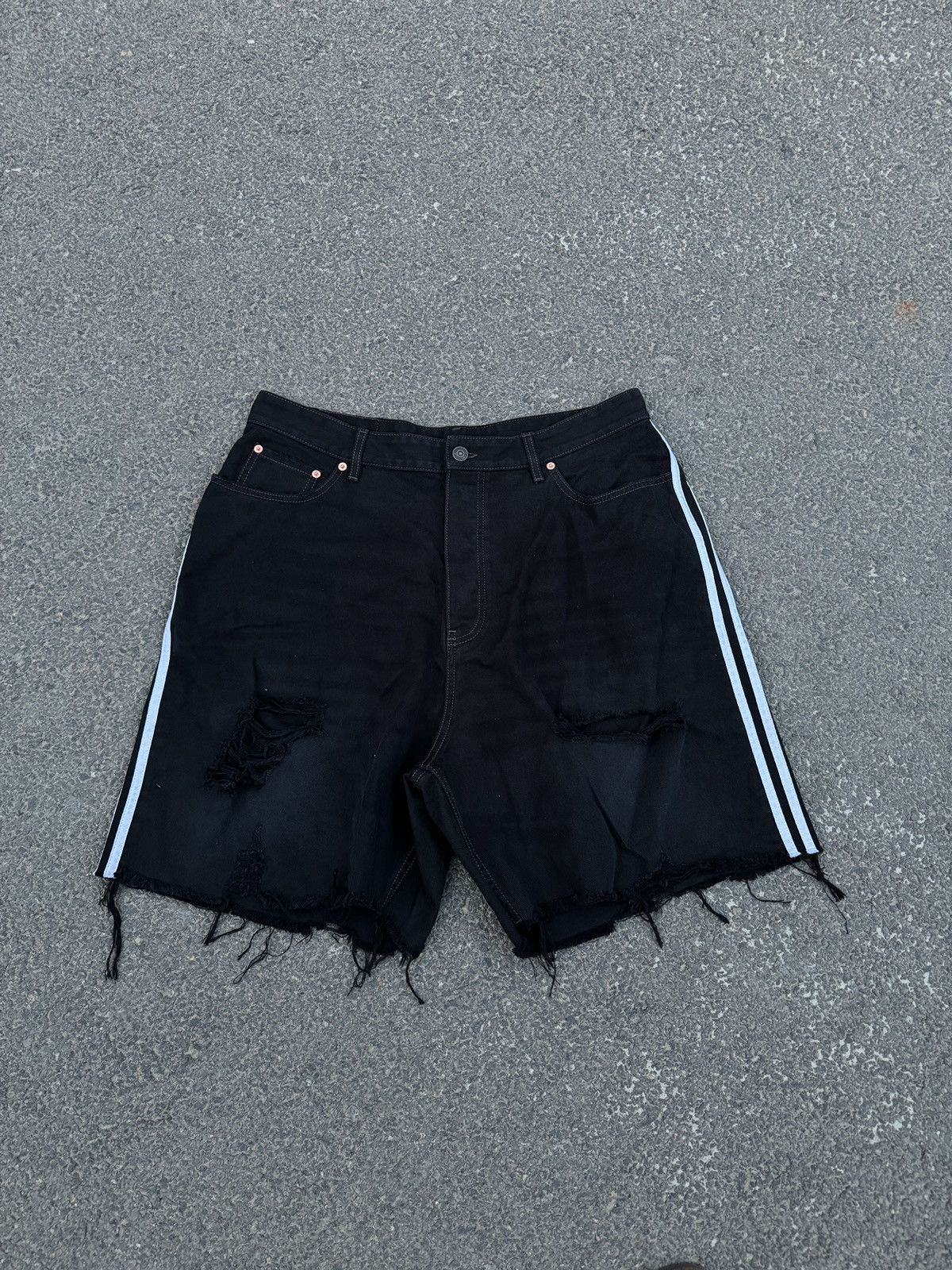 Balenciaga Balenciaga Adidas Destroyed Denim Shorts Sz. L Size US 34 / EU 50 - 3 Thumbnail