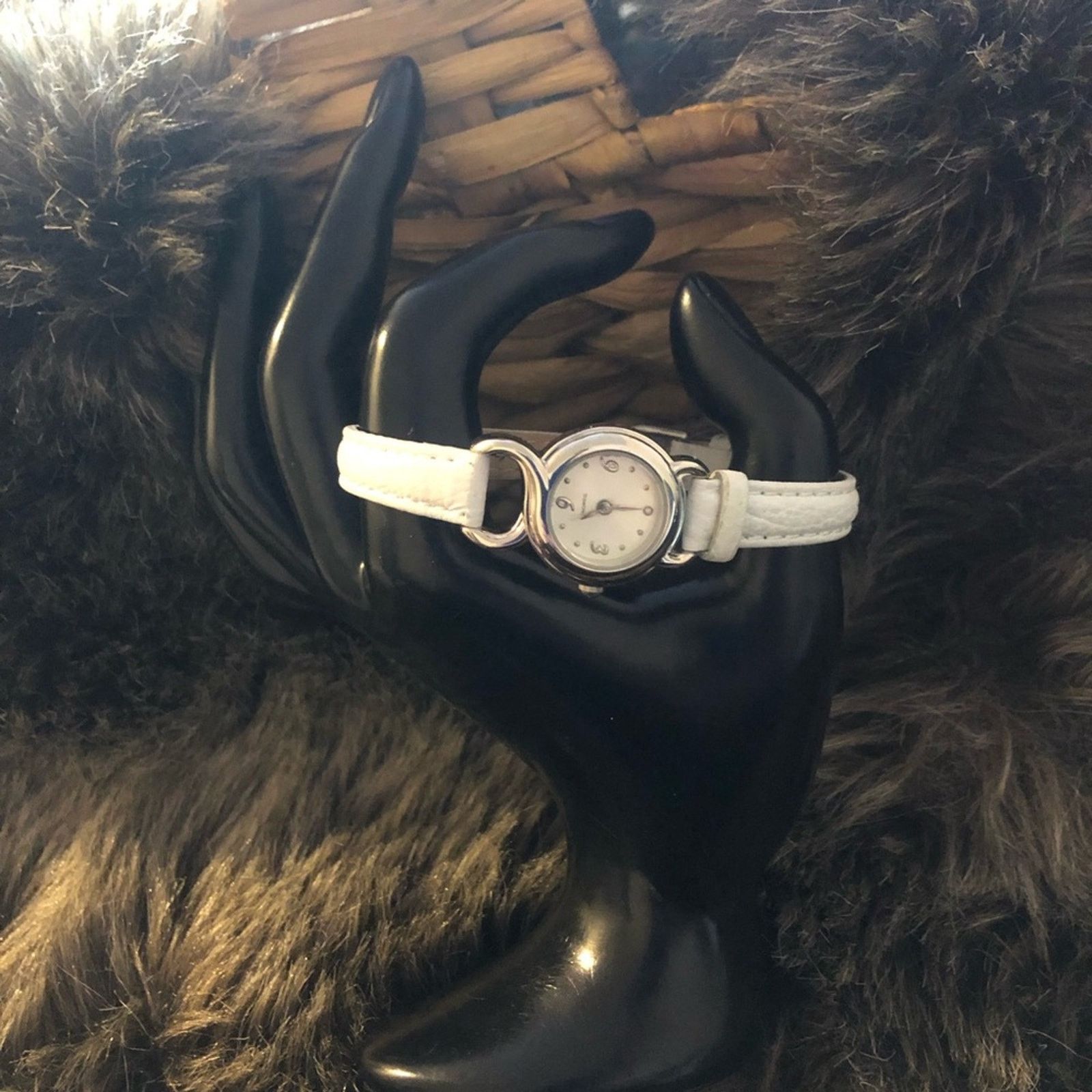 Other Ladies Diamond white genuine leather watch Size ONE SIZE - 2 Thumbnail