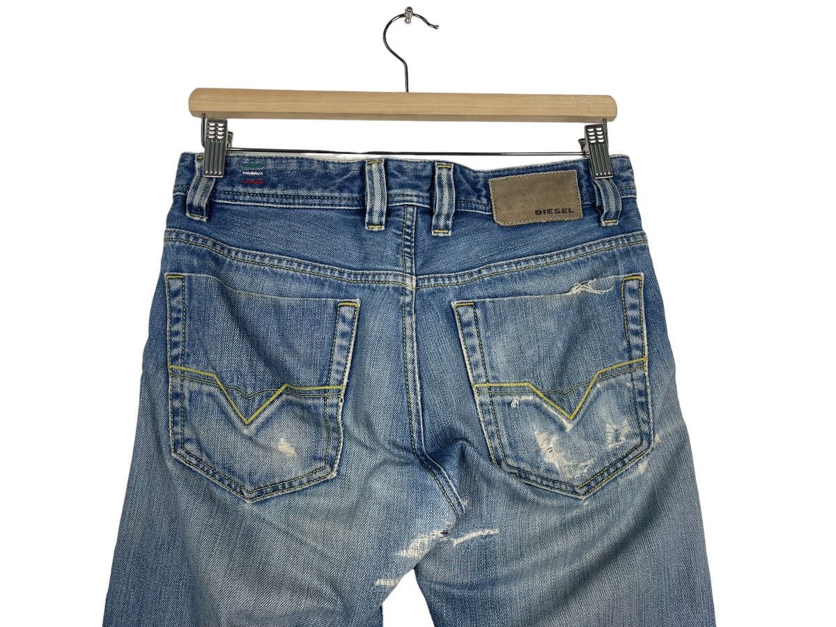 Diesel DIESEL INDUSTRY MADE IN ITALY DISTRESSED JEANS Size US 30 / EU 46 - 15 Thumbnail