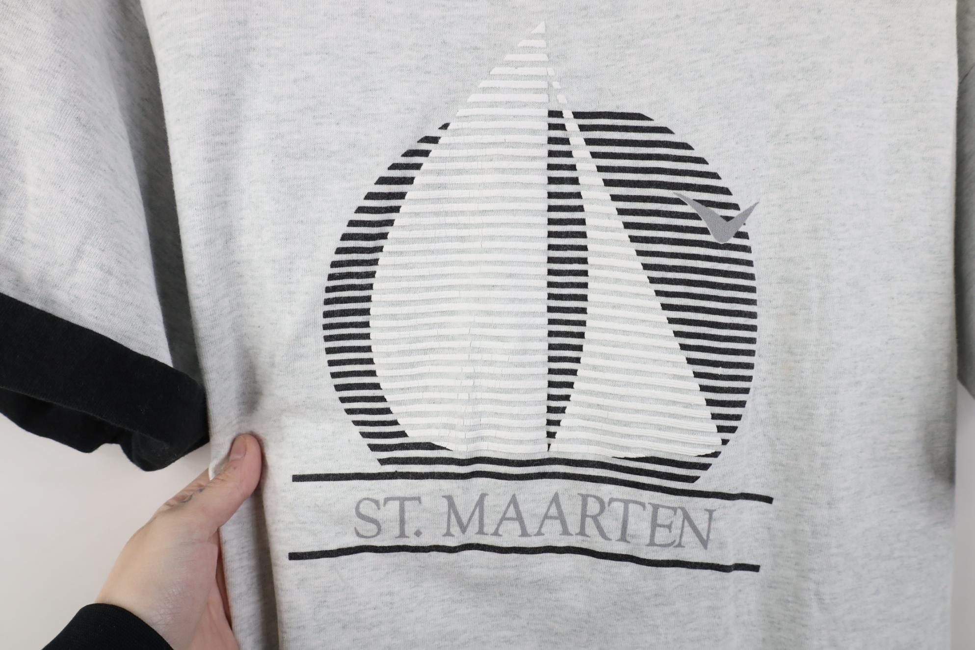 Vintage Vintage 90s Streetwear St Maarten Sailboat T-Shirt Gray USA Size US L / EU 52-54 / 3 - 4 Thumbnail