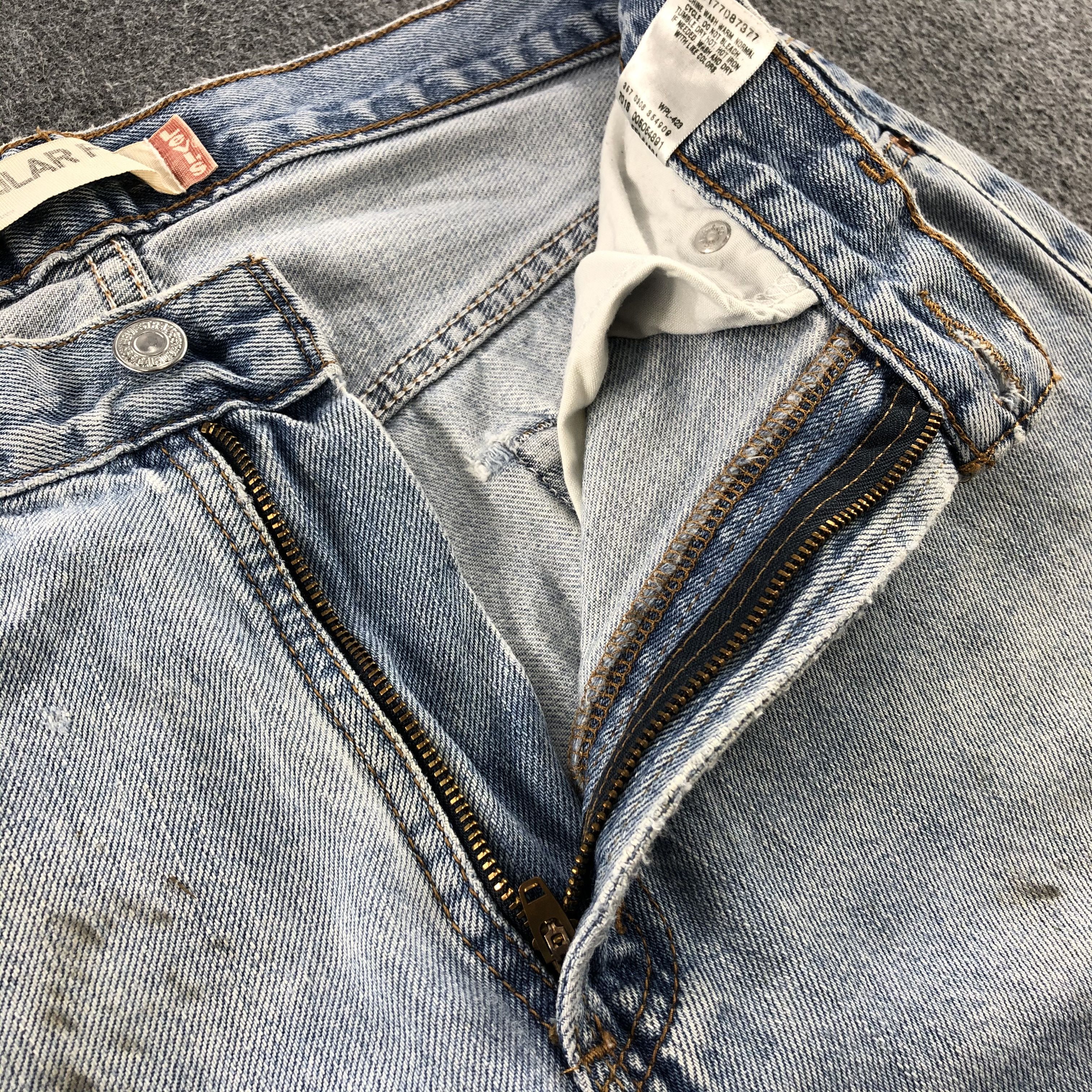 Levi's Vintage Light Wash Levis 505 Distress Jeans-J1245 Size US 32 / EU 48 - 8 Thumbnail
