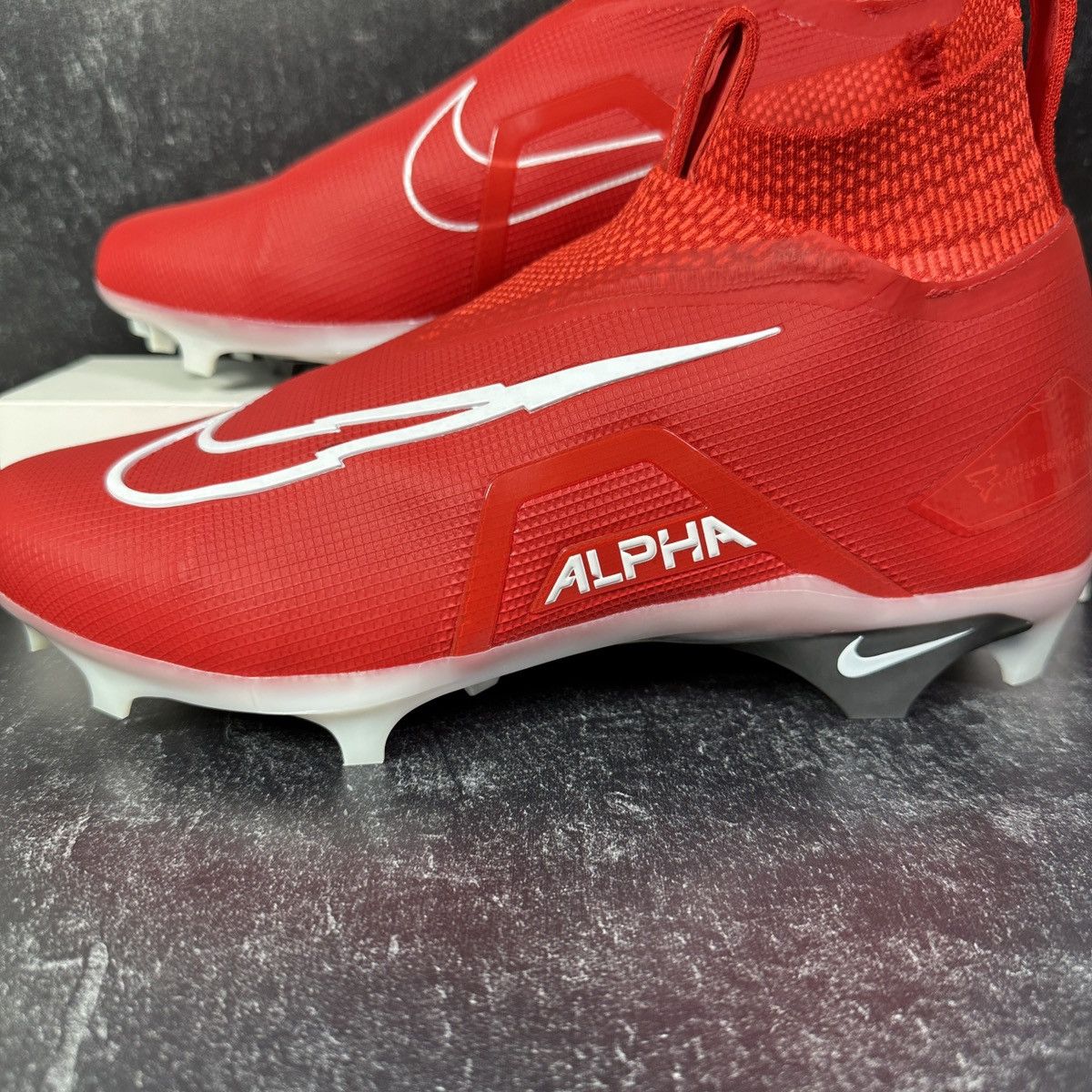 Nike ALPHA MENACE ELITE 3 UNIVERSITY RED FOOTBALL CLEATS FLYKNIT Size US 9 / EU 42 - 7 Thumbnail