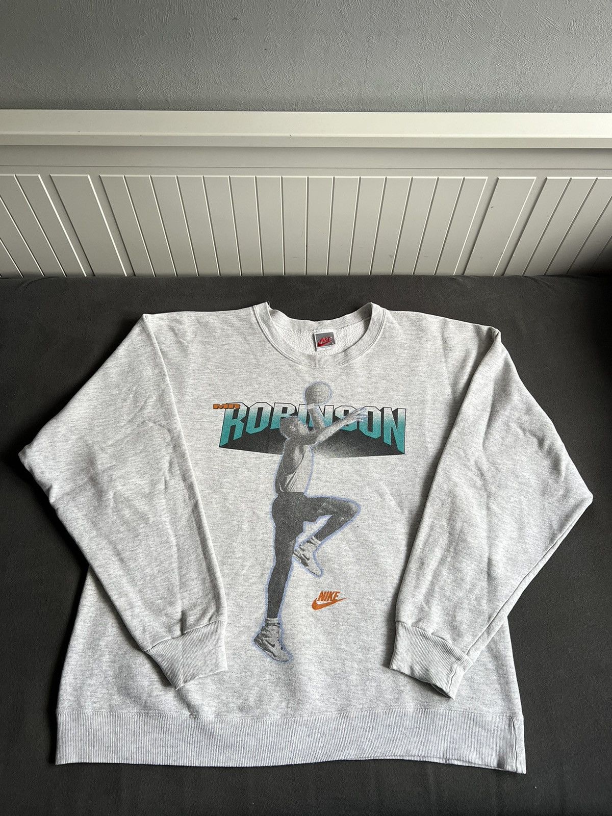 Nike Vintage Nike Mr Robinson Crewneck 90s VERY RARE Size US L / EU 52-54 / 3 - 1 Thumbnail