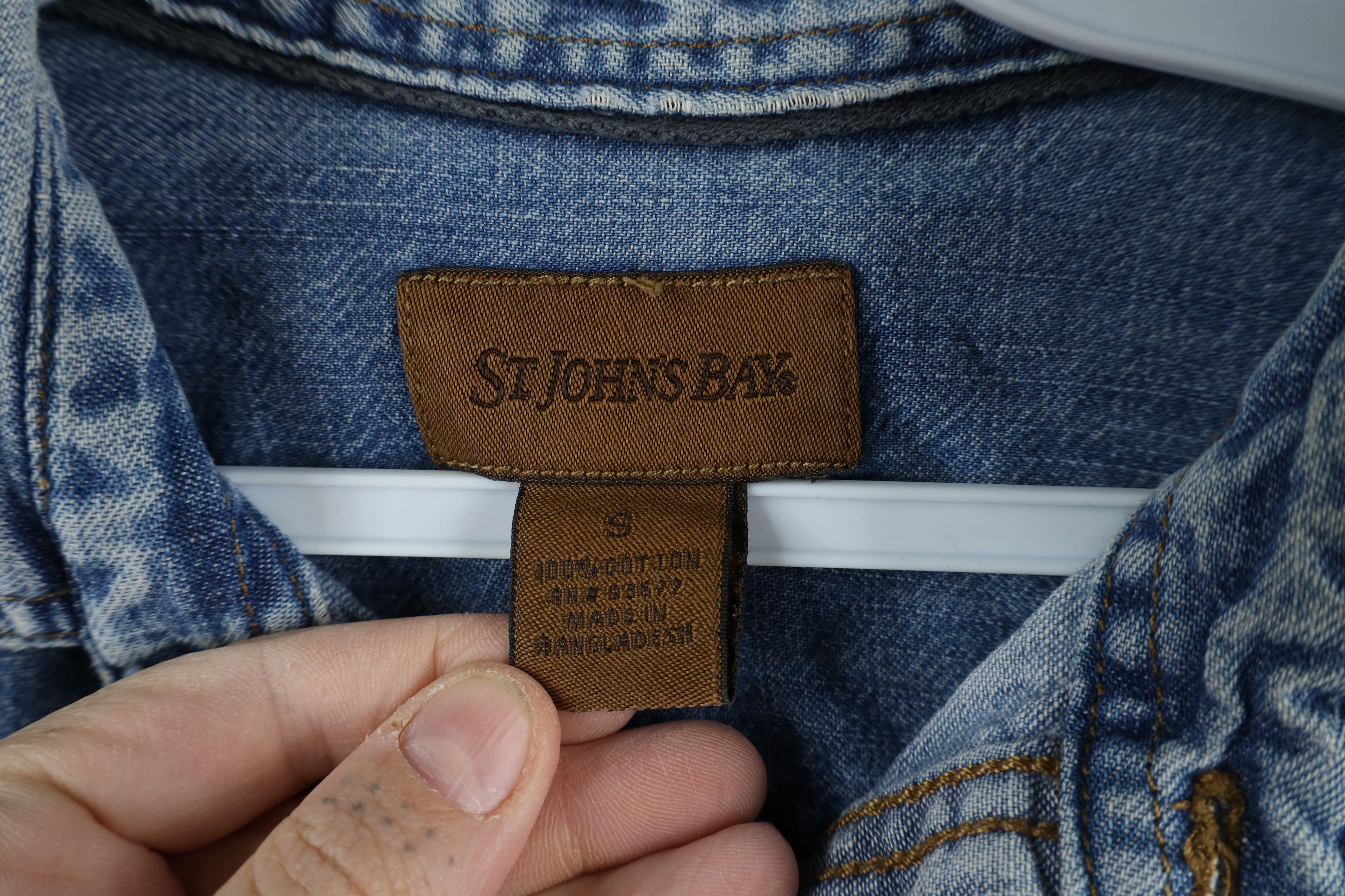 Vintage Vintage 90s Streetwear Denim Jean Collared Button Shirt Size US S / EU 44-46 / 1 - 11 Thumbnail