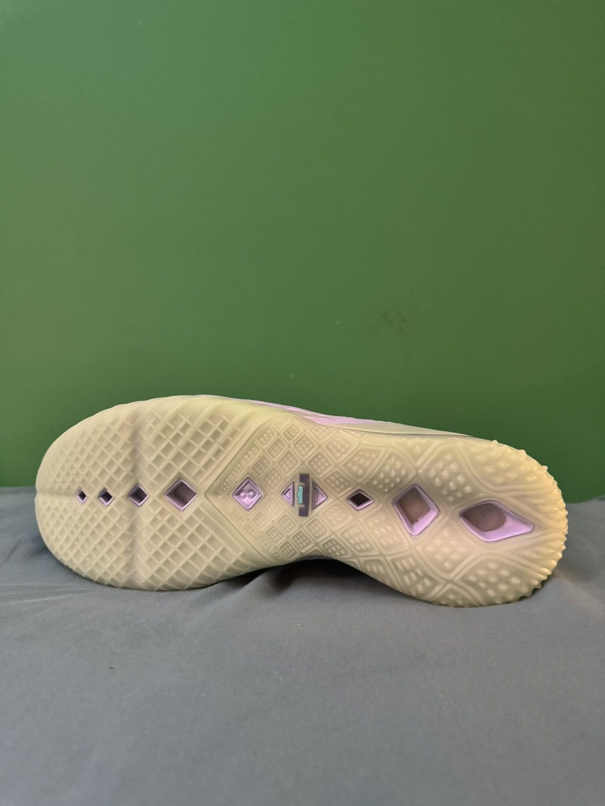 Nike Nike LeBron 18 Diana Taurasi 2021 Size US 11 / EU 44 - 5 Thumbnail