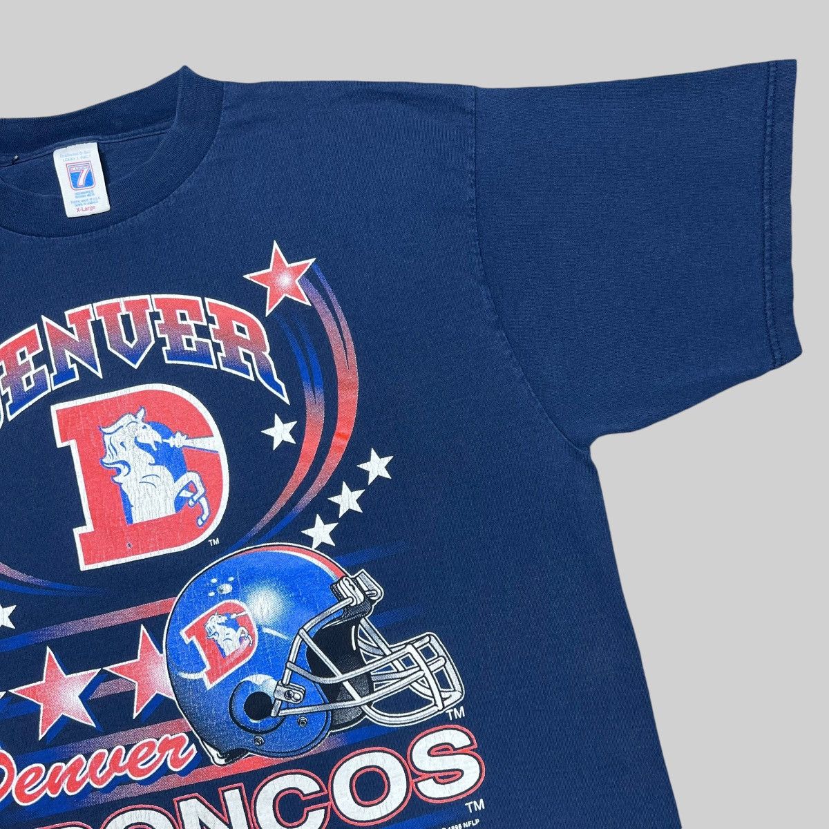 Logo 7 × NFL × Vintage Vintage 1996 NFL Denver Broncos Spell Out Graphic Logo 7 Tee Size US XL / EU 56 / 4 - 4 Thumbnail
