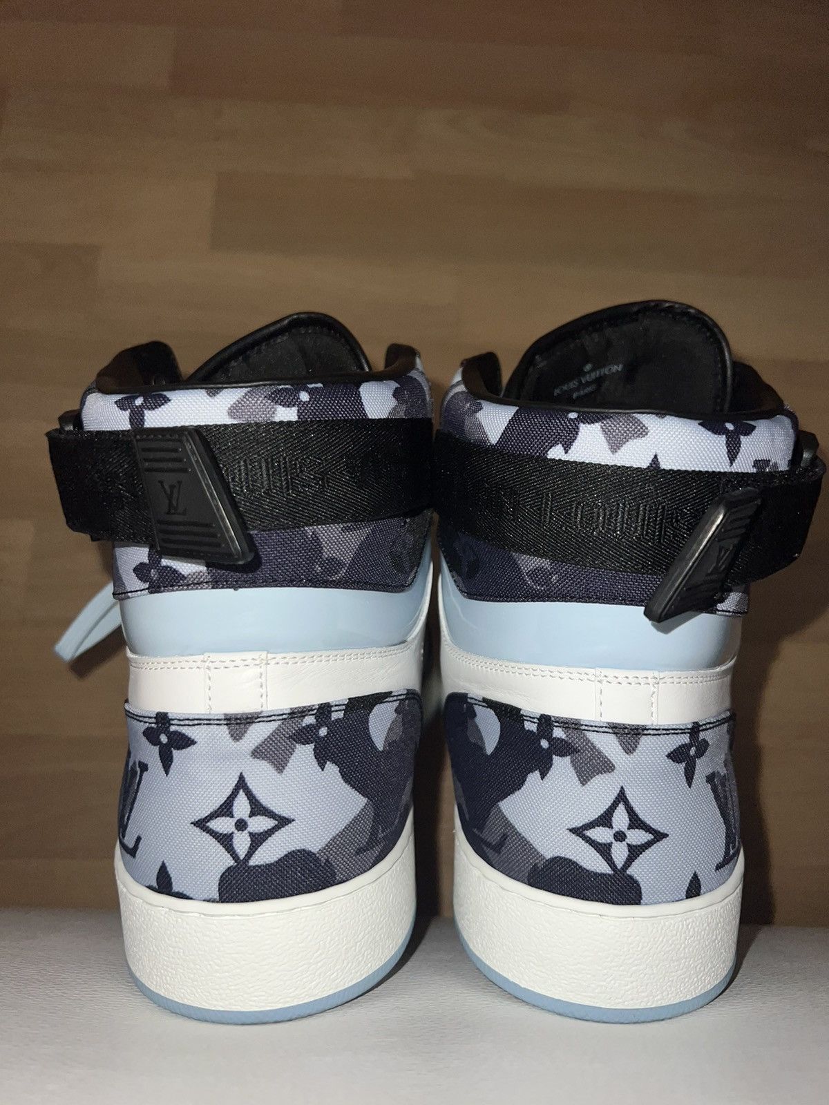 Louis Vuitton Louis Vuitton Rivoli Sneaker Size US 12 / EU 45 - 11 Thumbnail