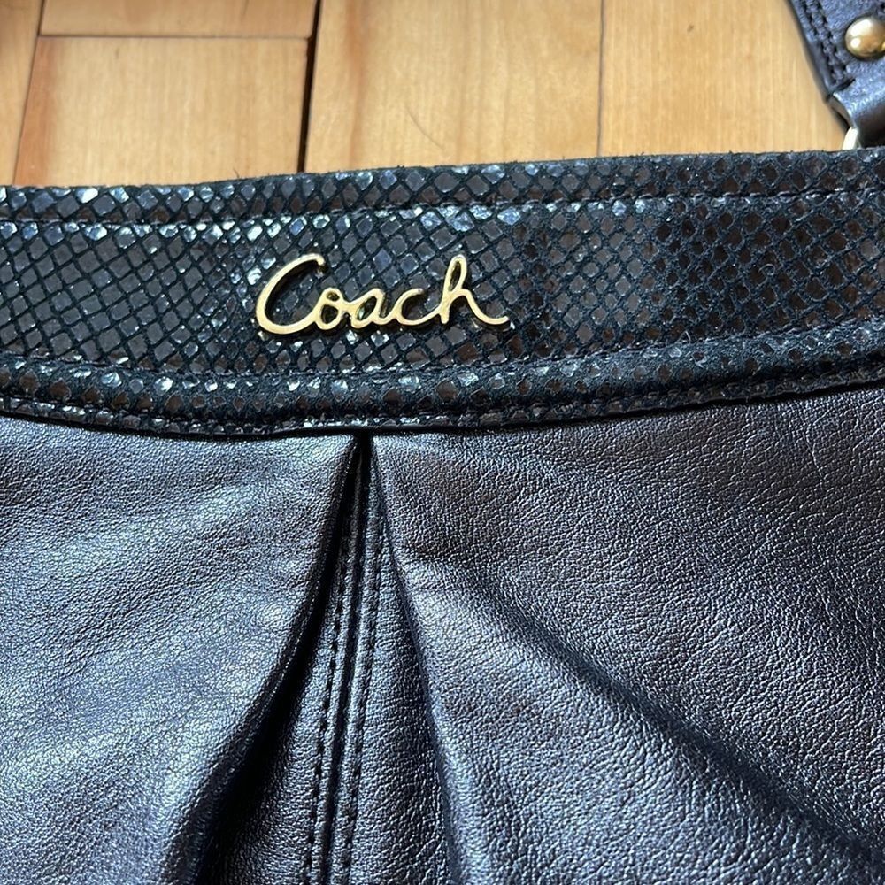 Coach Coach black leather python edge Ashley zip closure 2- strap Size ONE SIZE - 3 Thumbnail