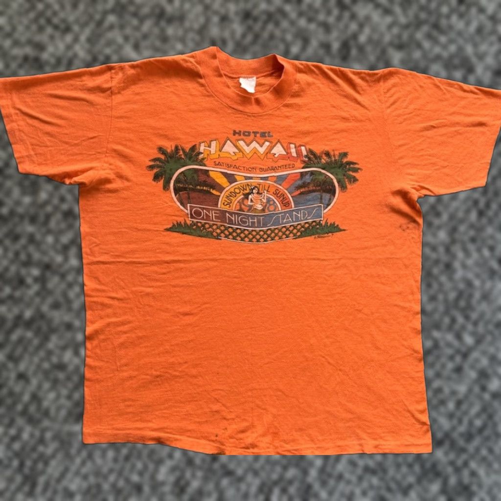 Vintage VINTAGE 1978 Hotel Hawaii One Night Stands T Shirt XL Orange Cotton Crew Neck Short Sleeve Men 70s Hawaiian Beach Logo Graphic 1990s Vintage Size US XL / EU 56 / 4 - 1 Thumbnail