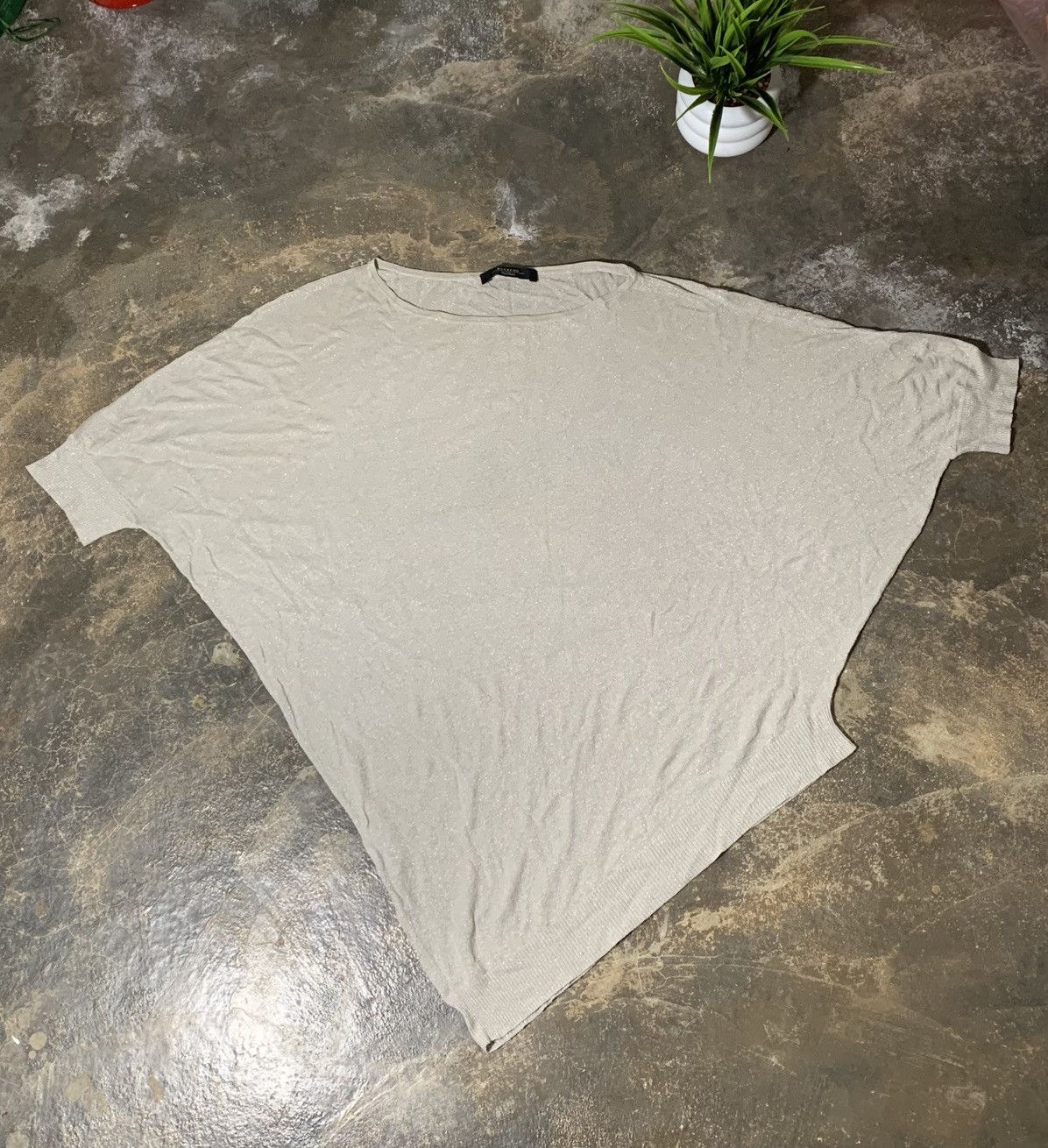 Weekend Max Mara Weekend Max Mara Asymmetrical Thin Sheer Top Size M / US 6-8 / IT 42-44 - 1 Thumbnail