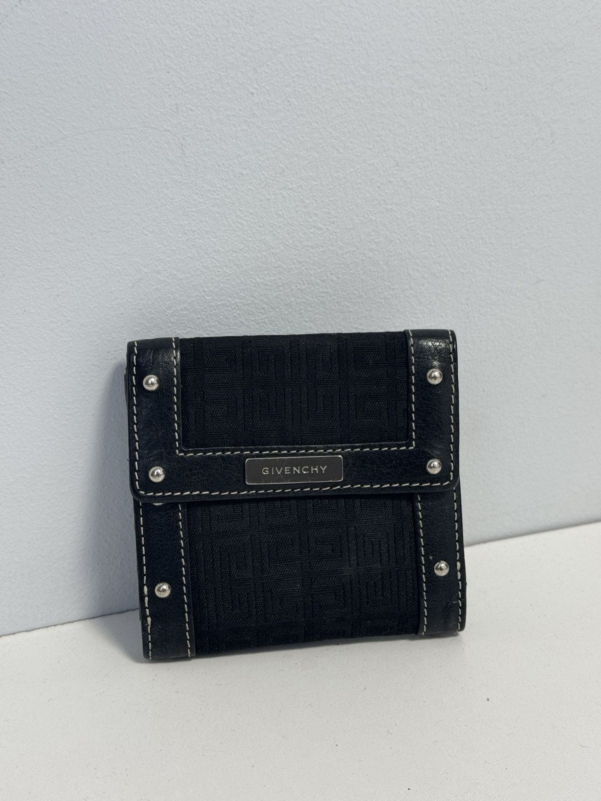 Givenchy Auth Givenchy Vintage Leather Compact Wallet Preowned Black Size ONE SIZE - 1 Thumbnail