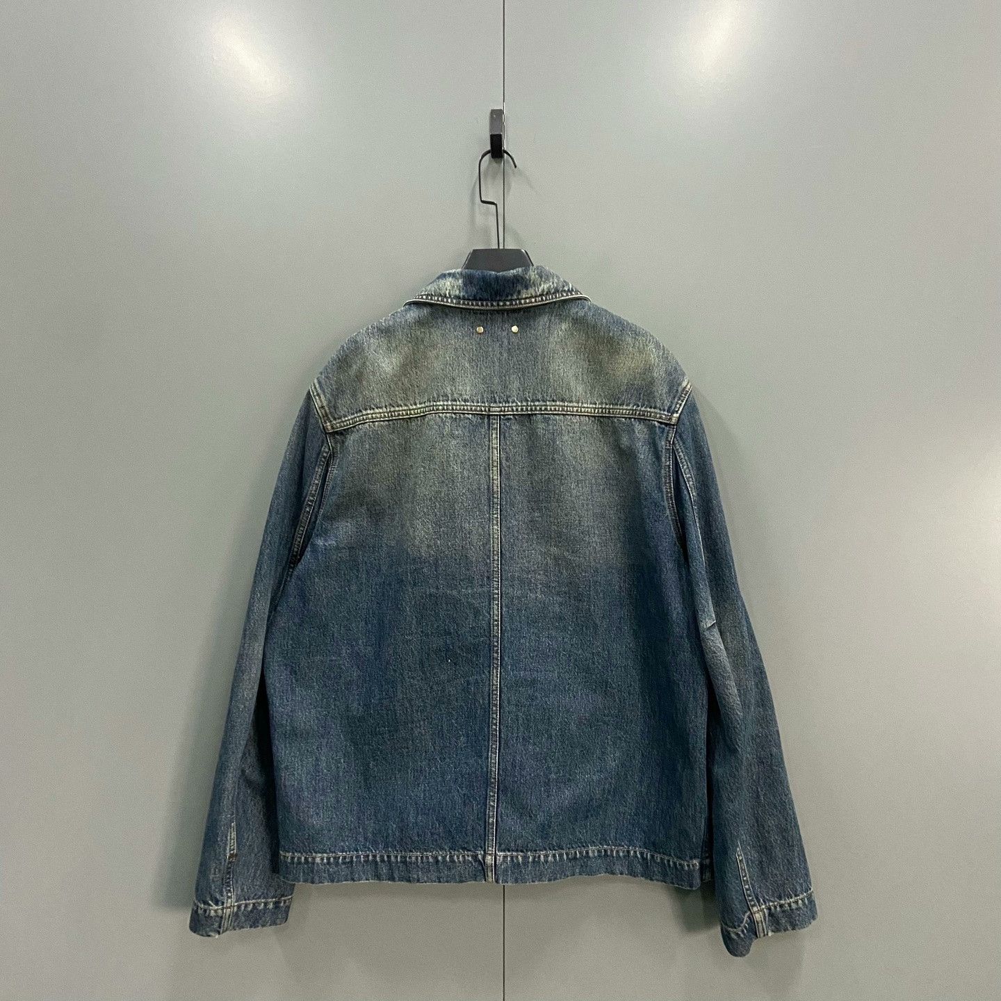 Louis Vuitton Louis Vuitton Embossed Logo Denim Jacket Size US L / EU 52-54 / 3 - 2 Thumbnail